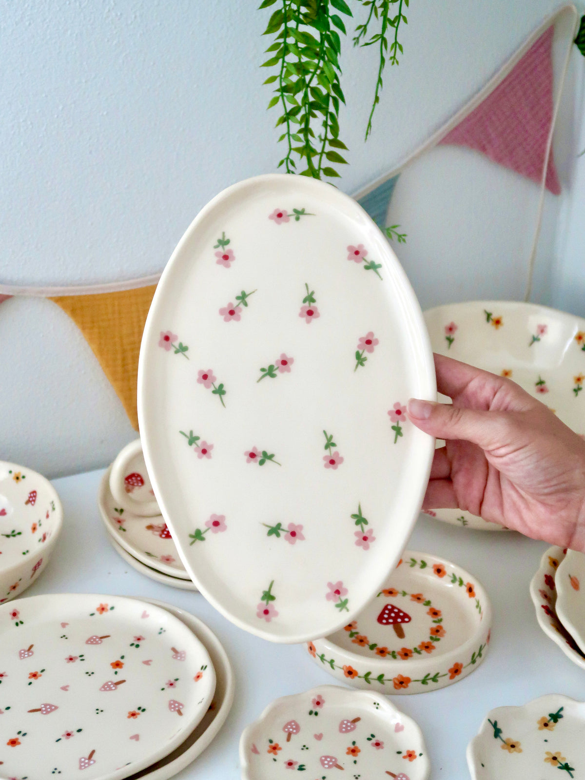Platter with pink flowers