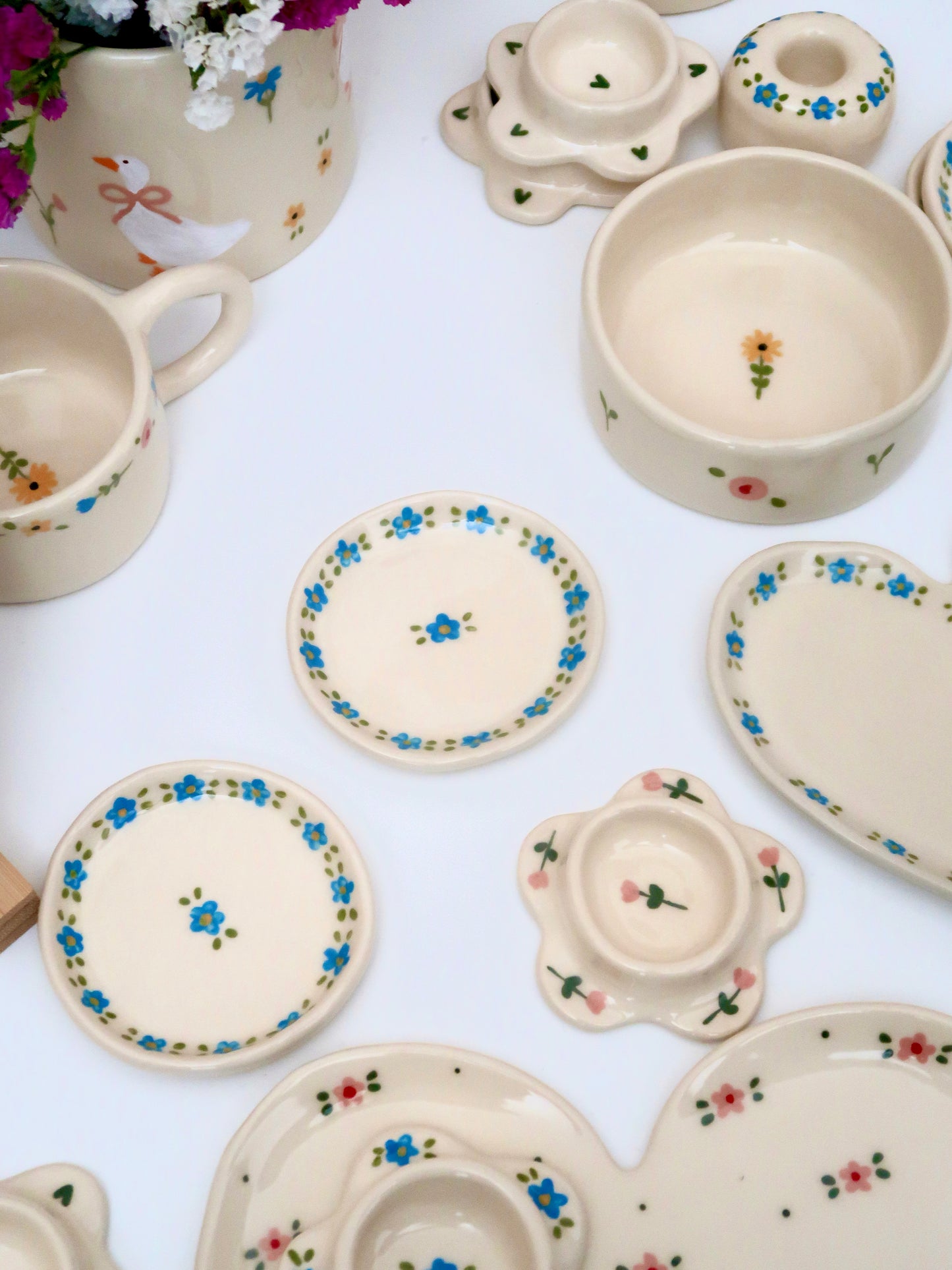 Ring dish with blue flowers