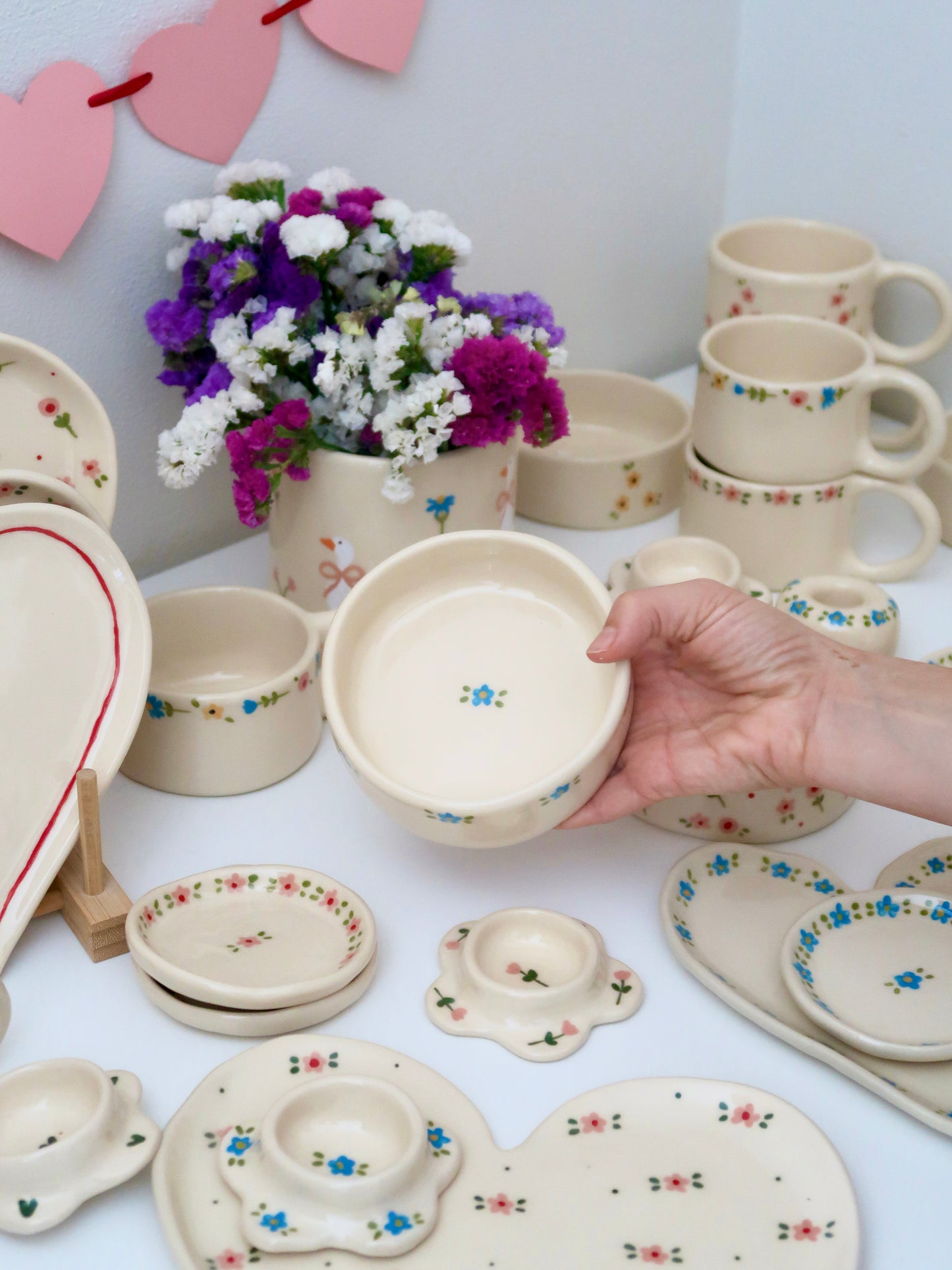 Bowl with blue flowers
