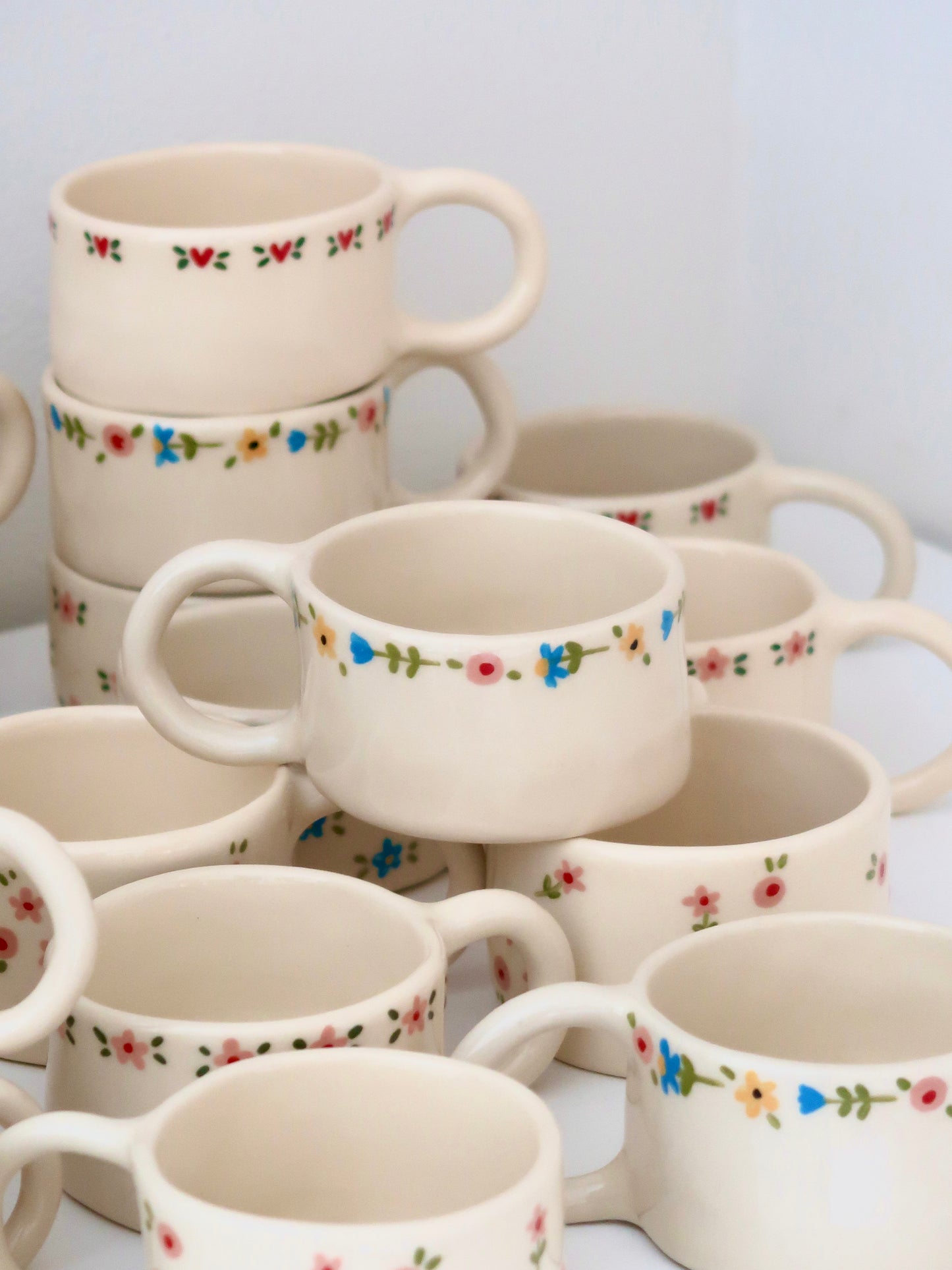 Mug with multicolour flowers