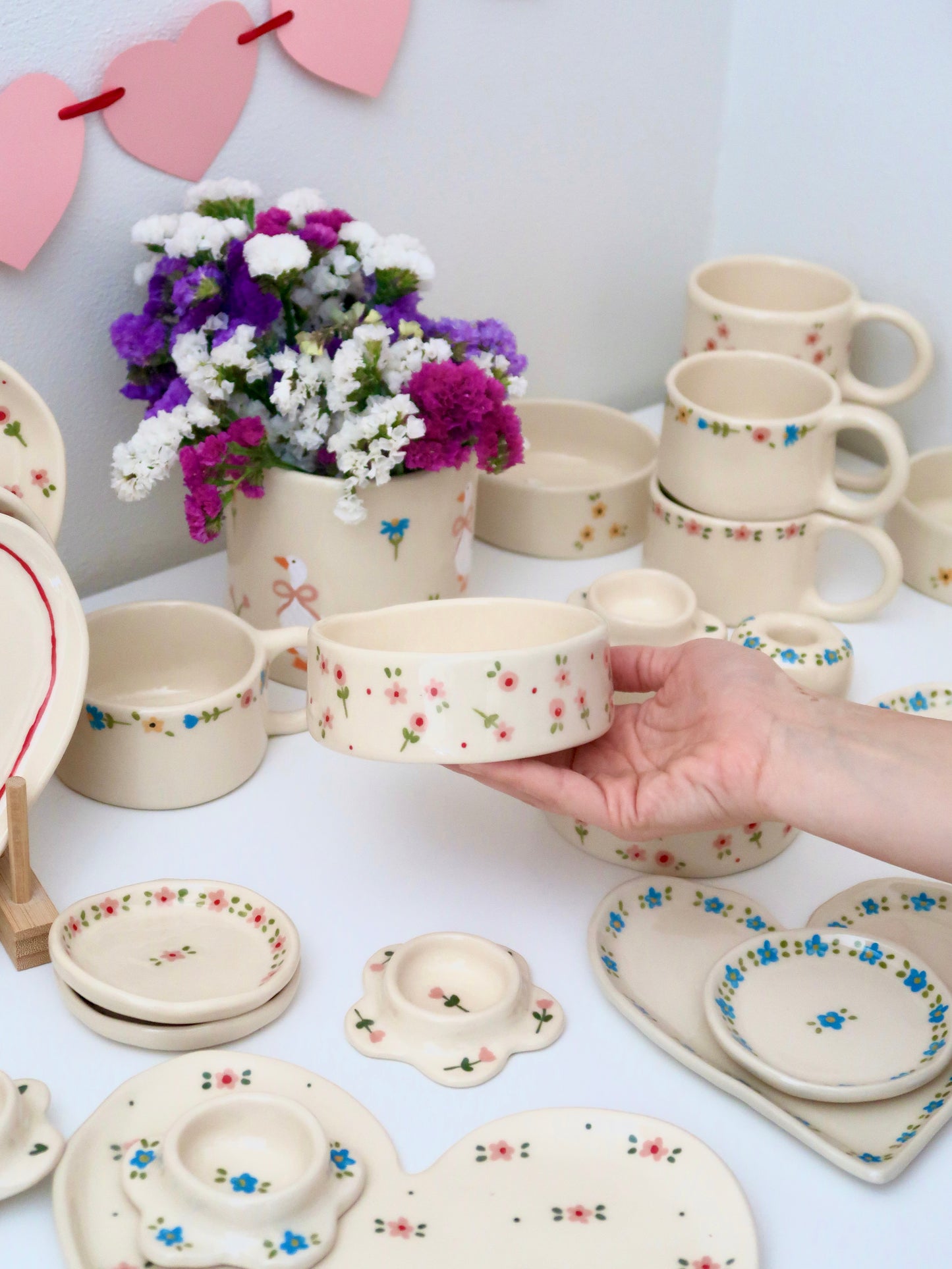 Bowl with pink flowers