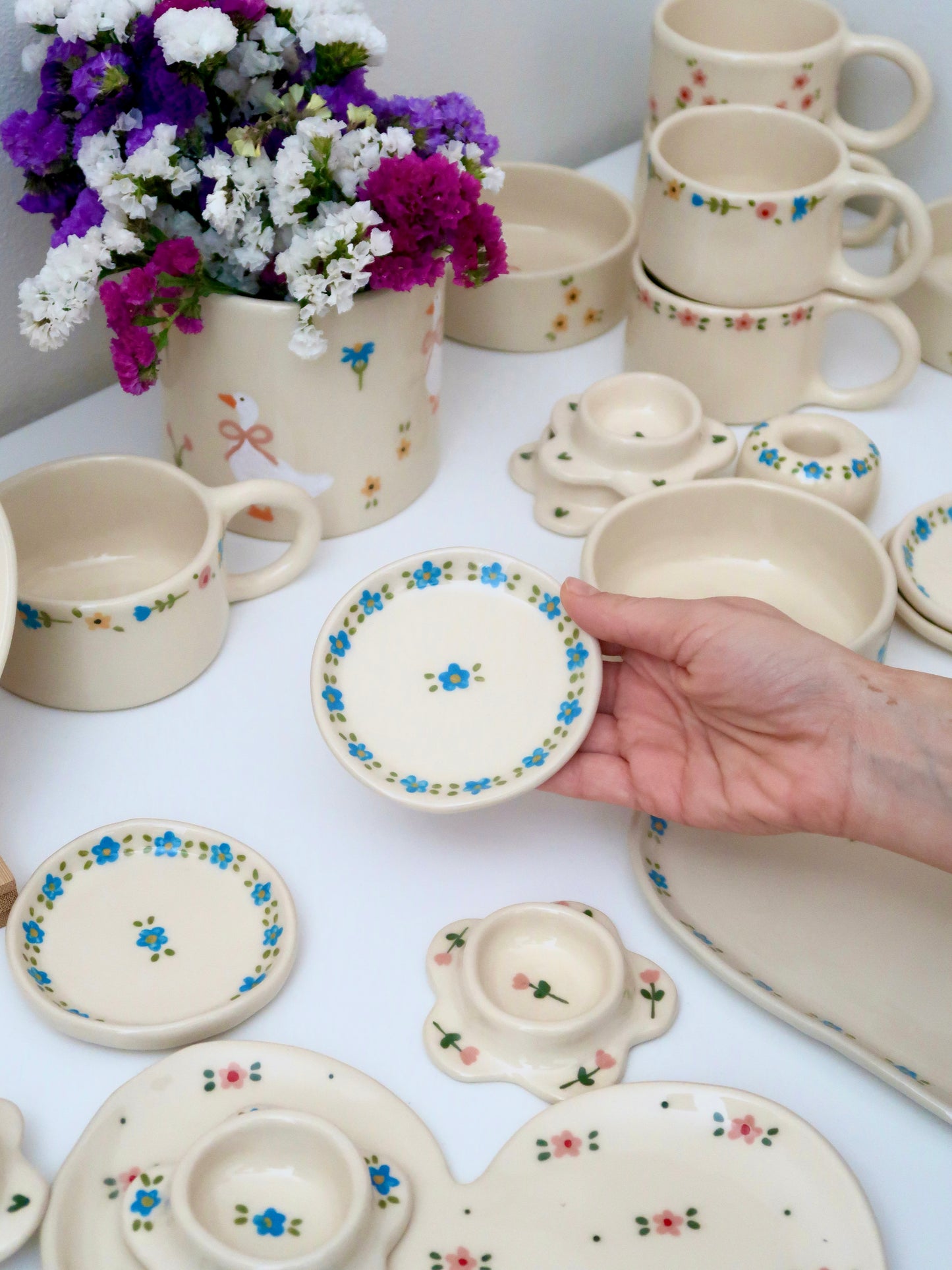 Ring dish with blue flowers