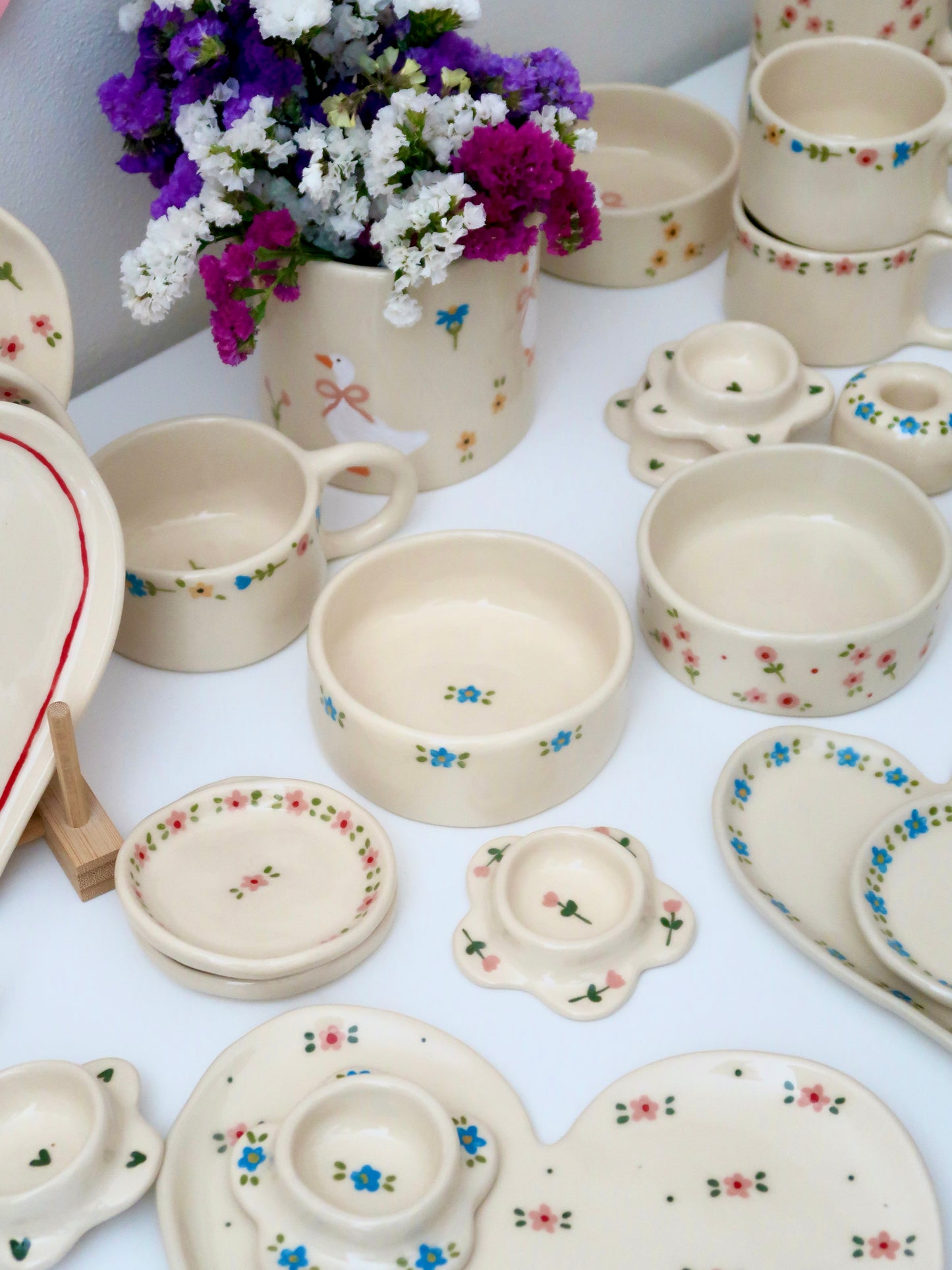 Bowl with blue flowers