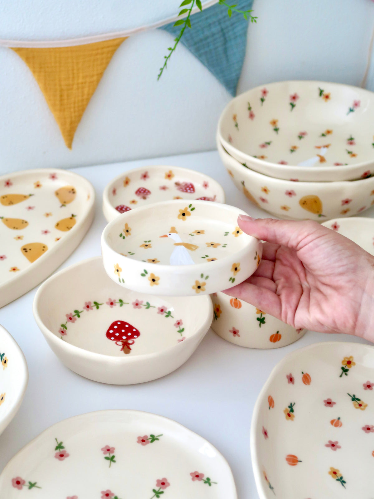 Ring dish with a duck and yellow flowers