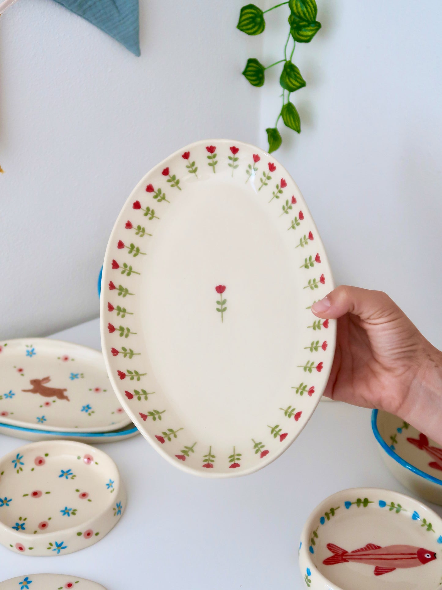 Platter with red flowers (big)