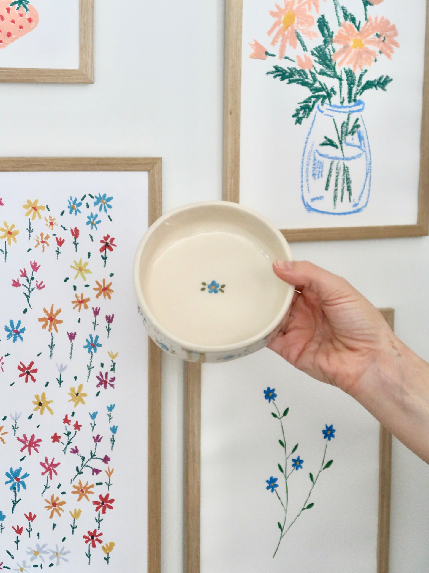 Bowl with blue flowers