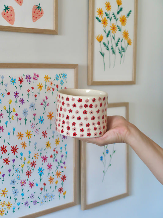 Vase with pink and red flowers