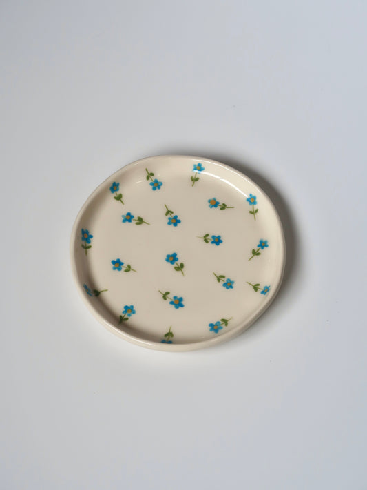 Breakfast/ dessert plate with blue flowers