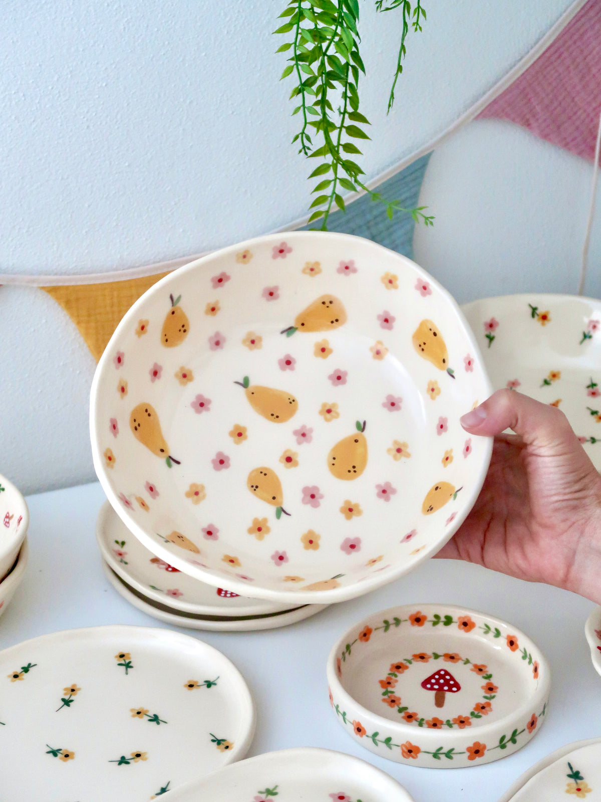 Bowl with pears, yellow and pink flowers (big)