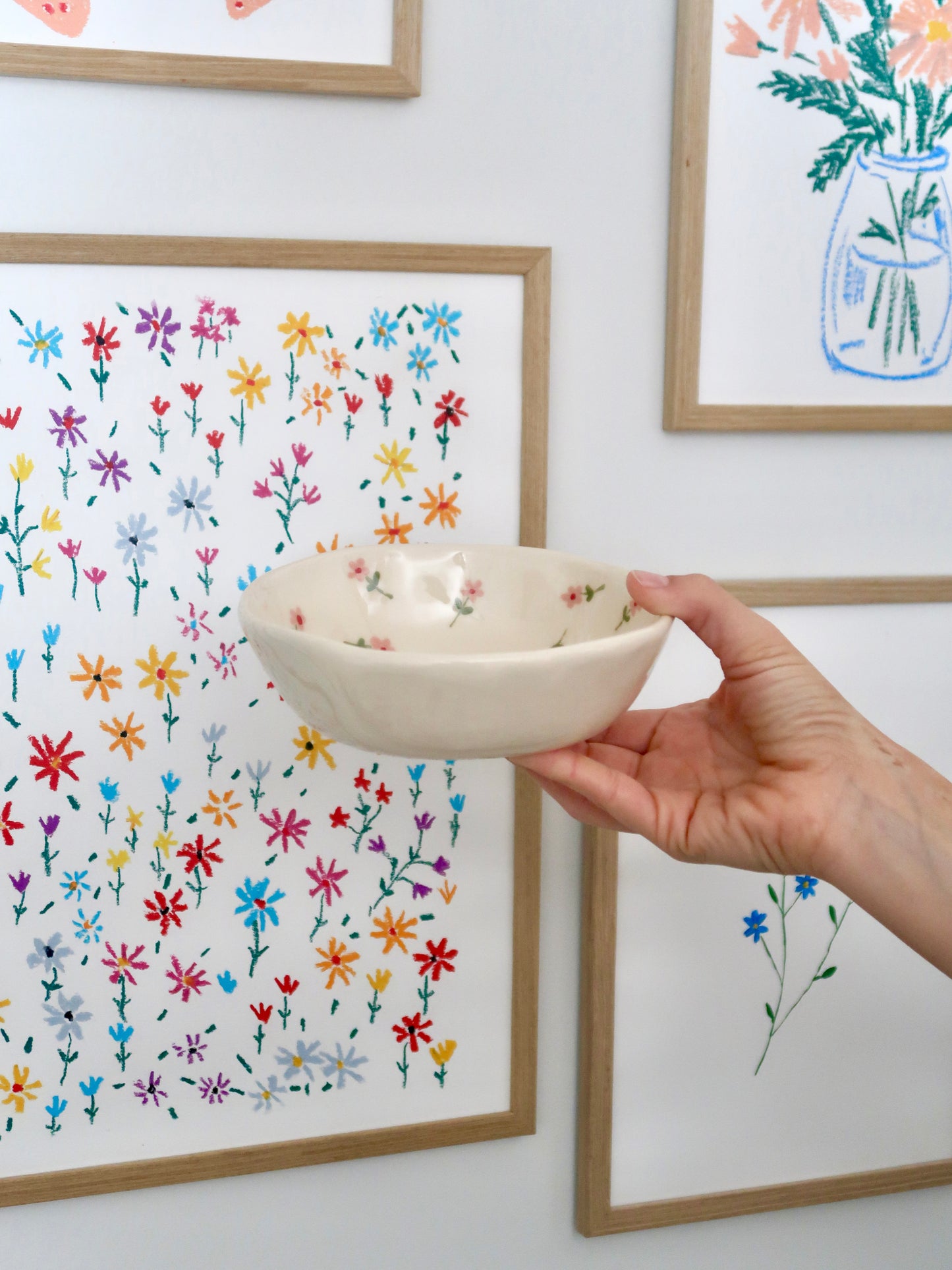 Bowl with pink flowers