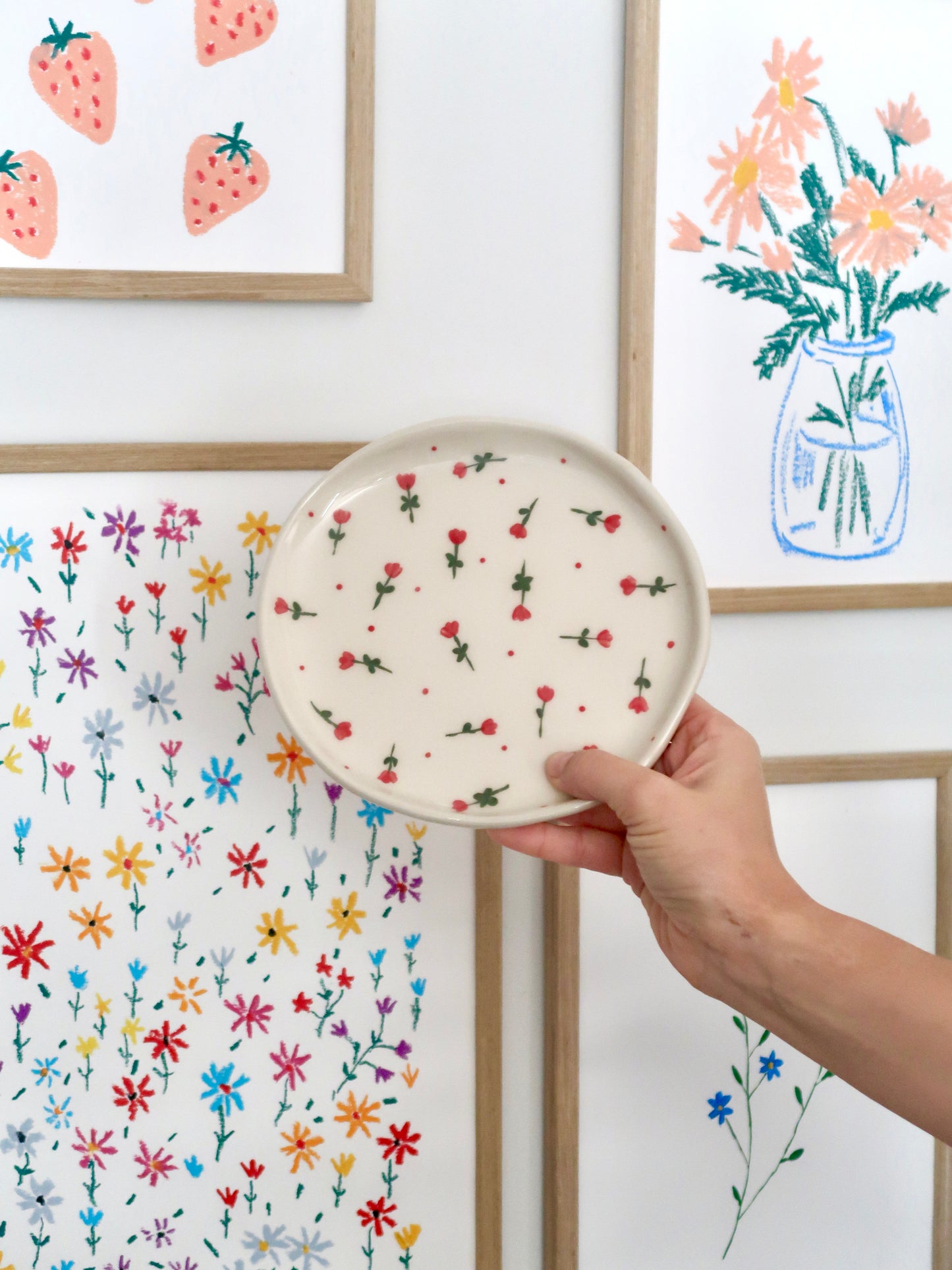 Set with red flowers and red dots