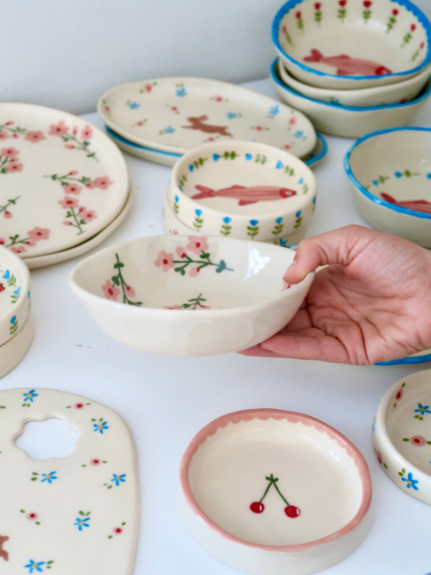 Bowl with pink flowers