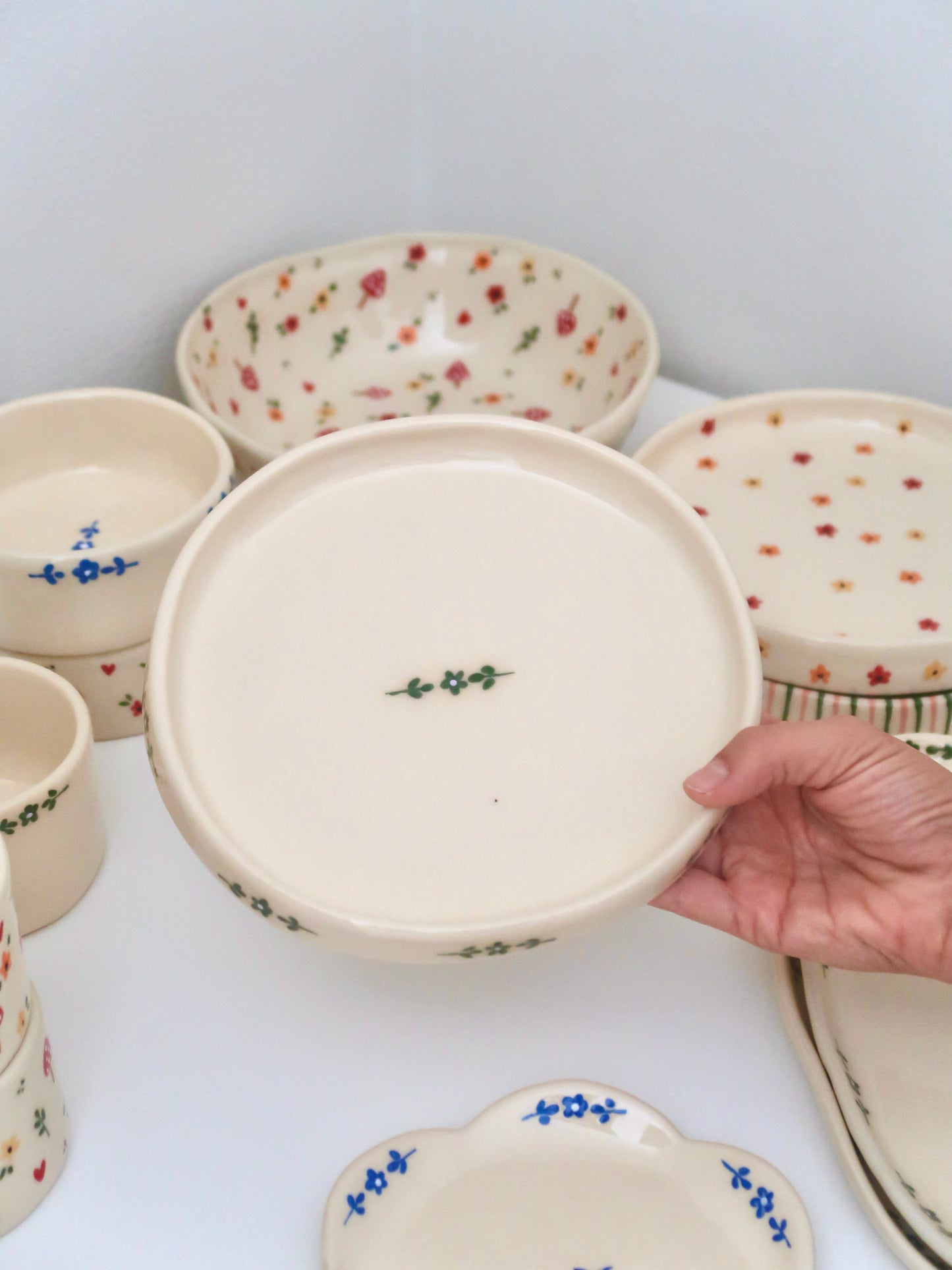 High edge plate with green flowers