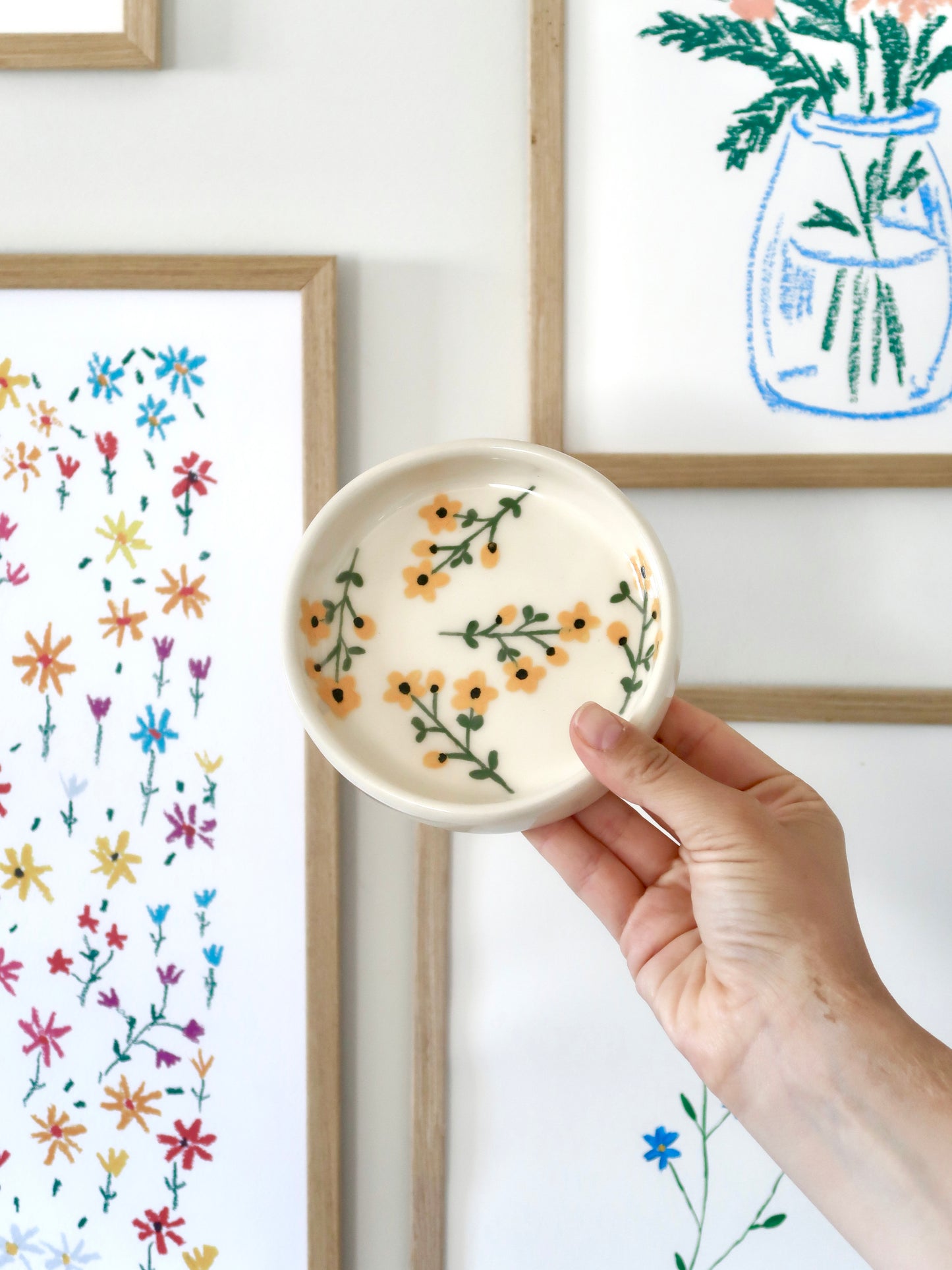 Ring dish with yellow flowers