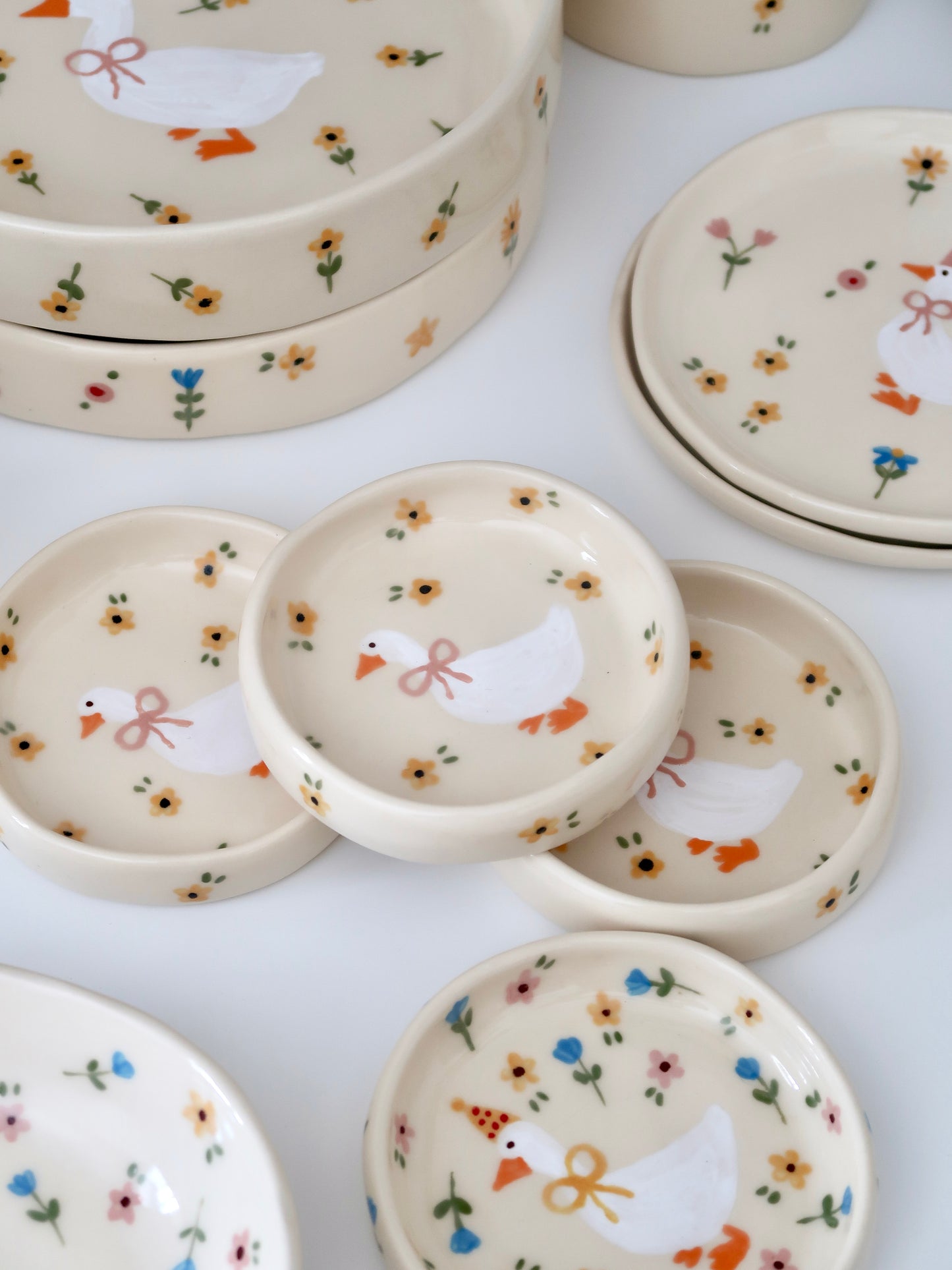 Ring dish with a duck and yellow flowers