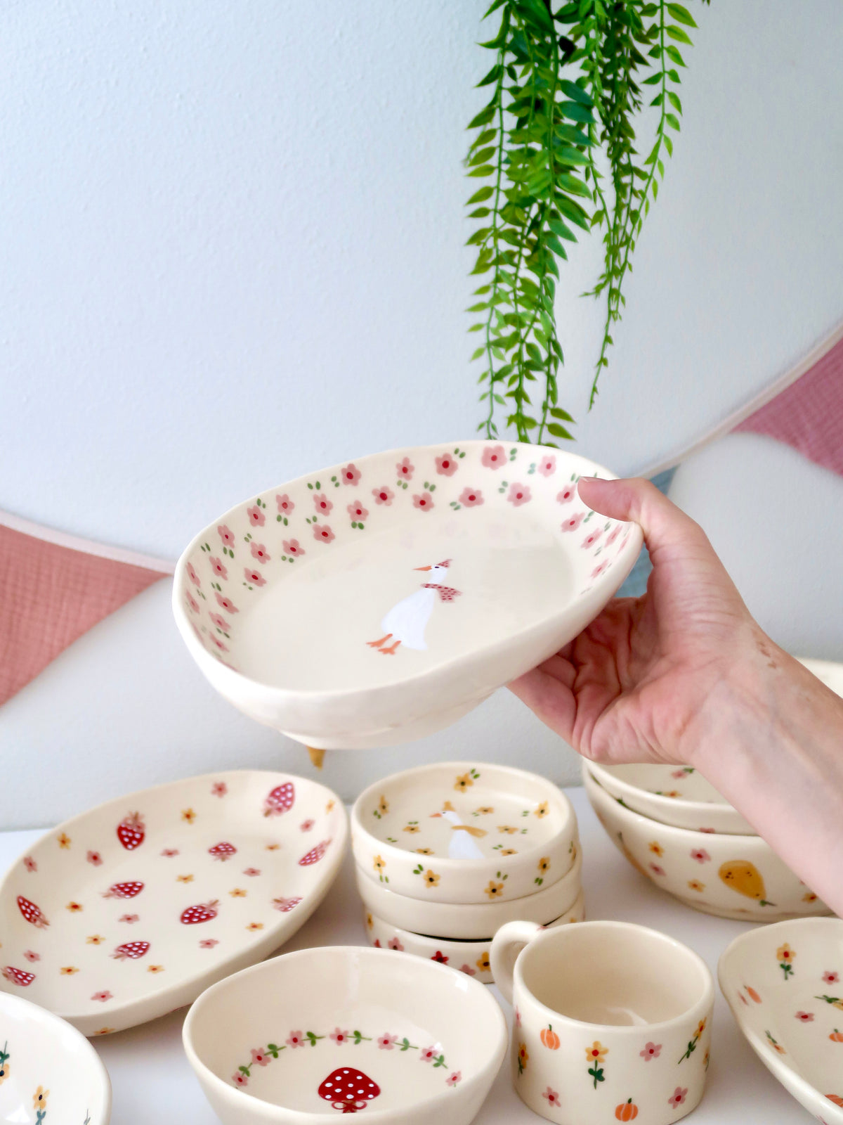 Platter with a duck and pink flowers (big) - small imperfection