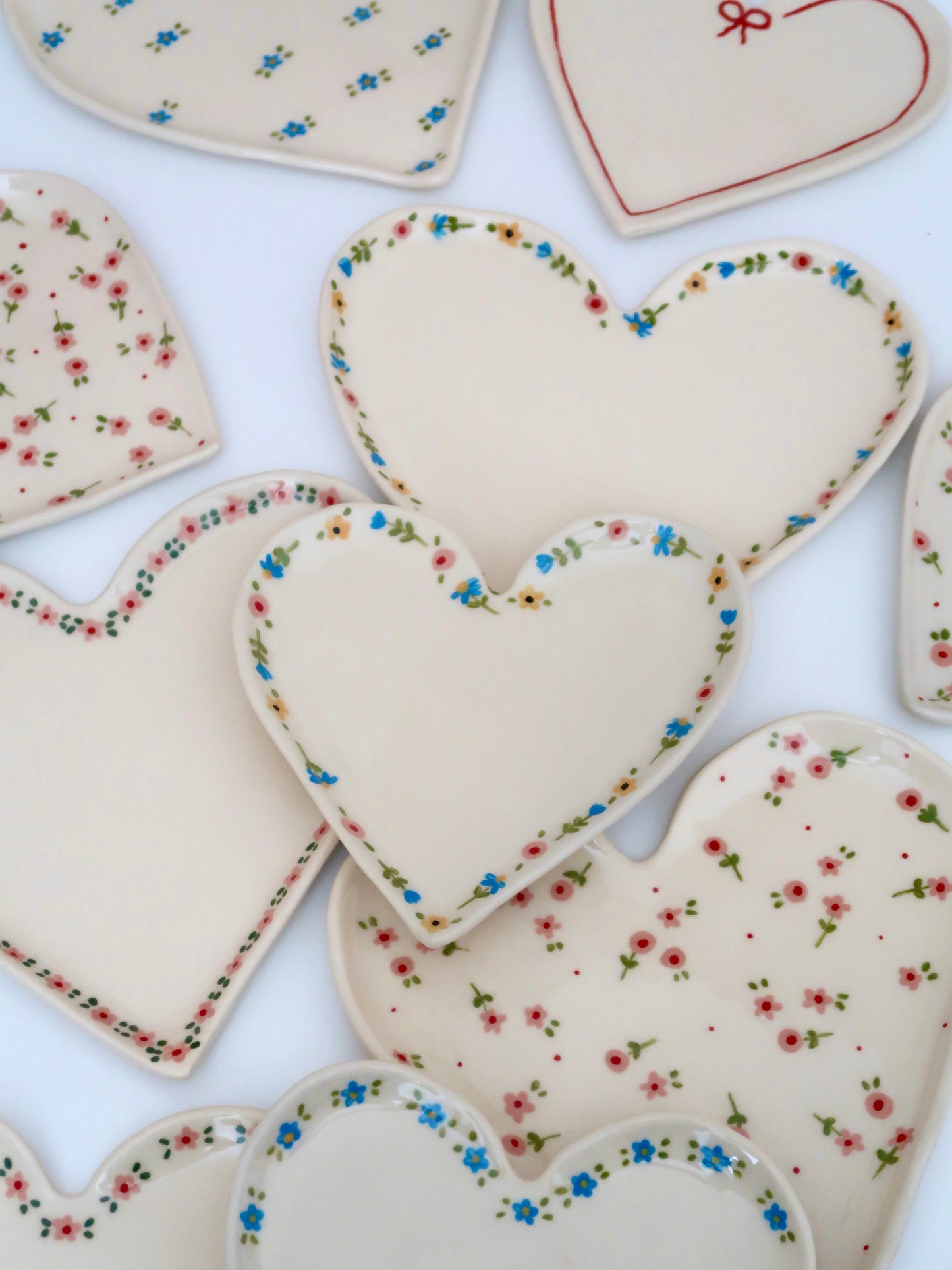 Heart shaped plate with multicolour flowers