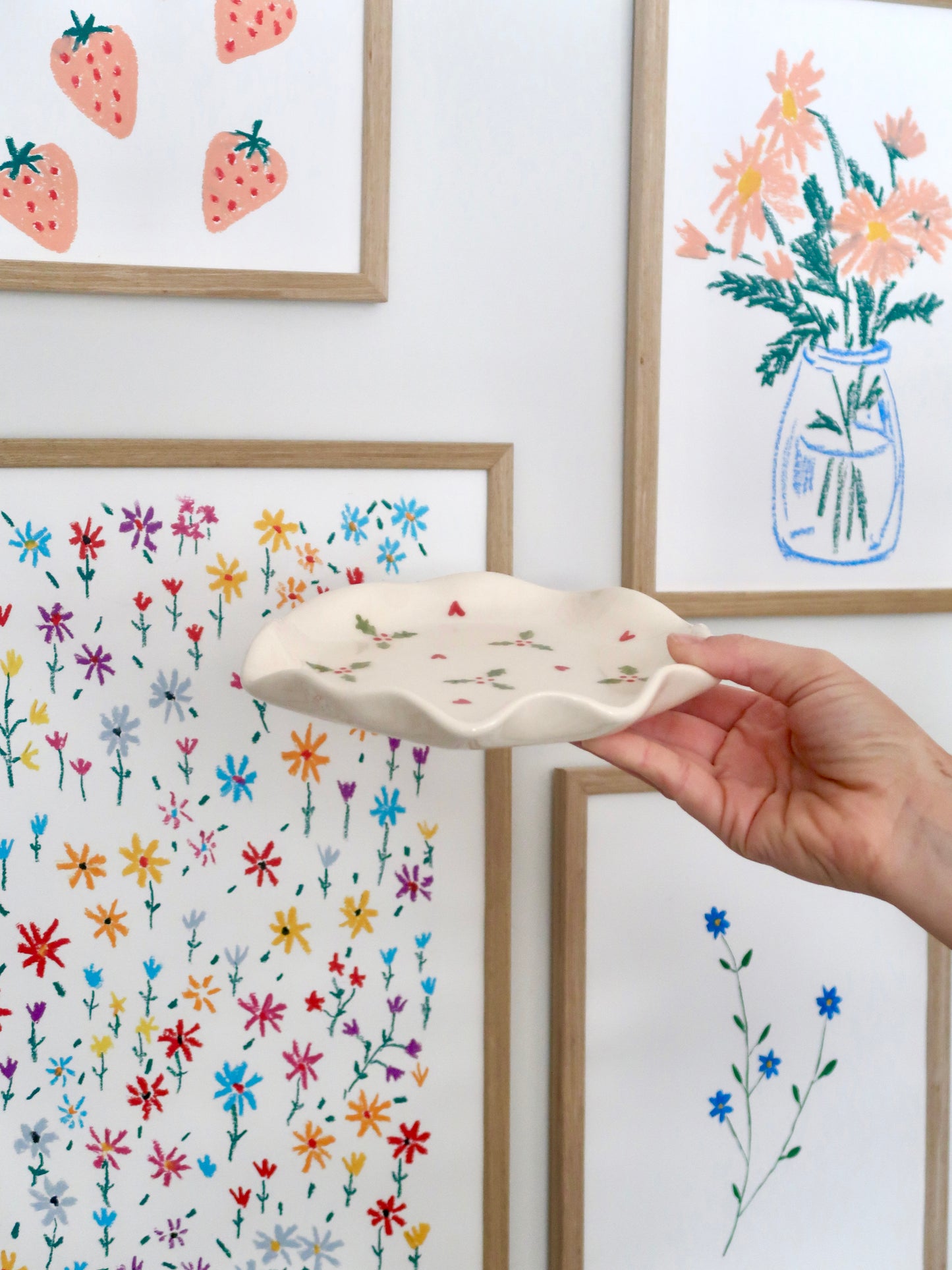 Wavy plate with christmas vibe