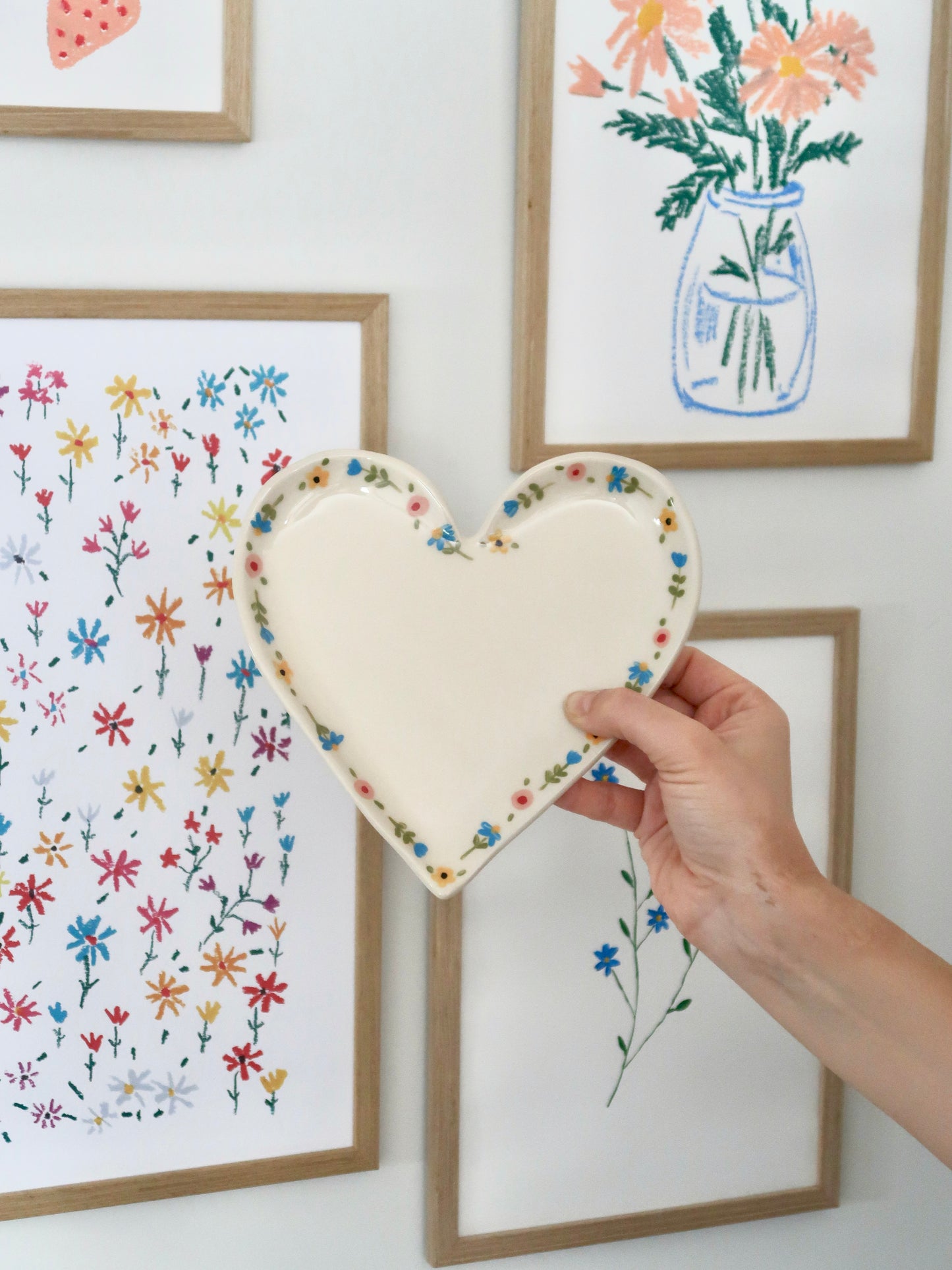 Heart shaped plate with multicolour flowers