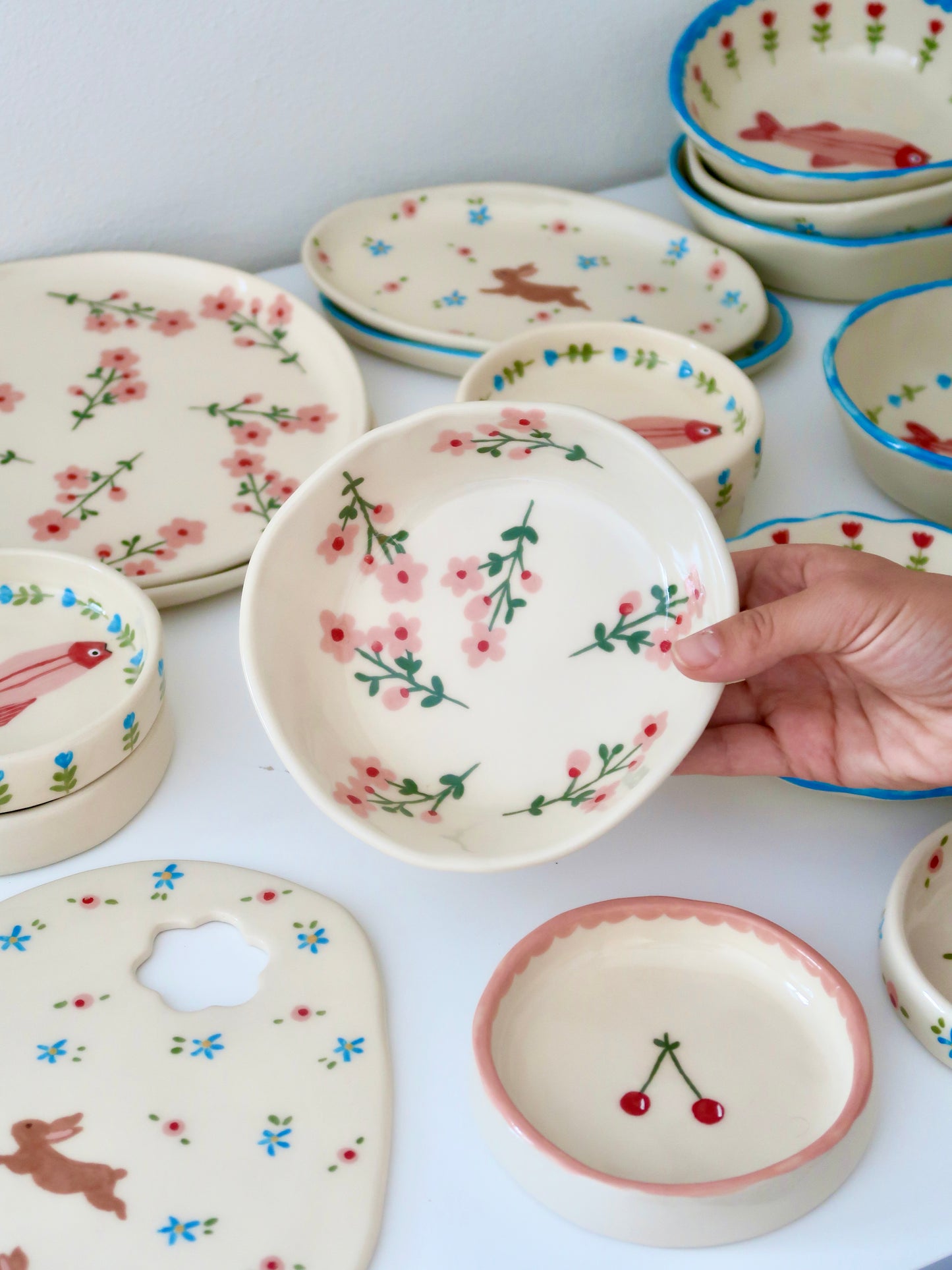 Bowl with pink flowers