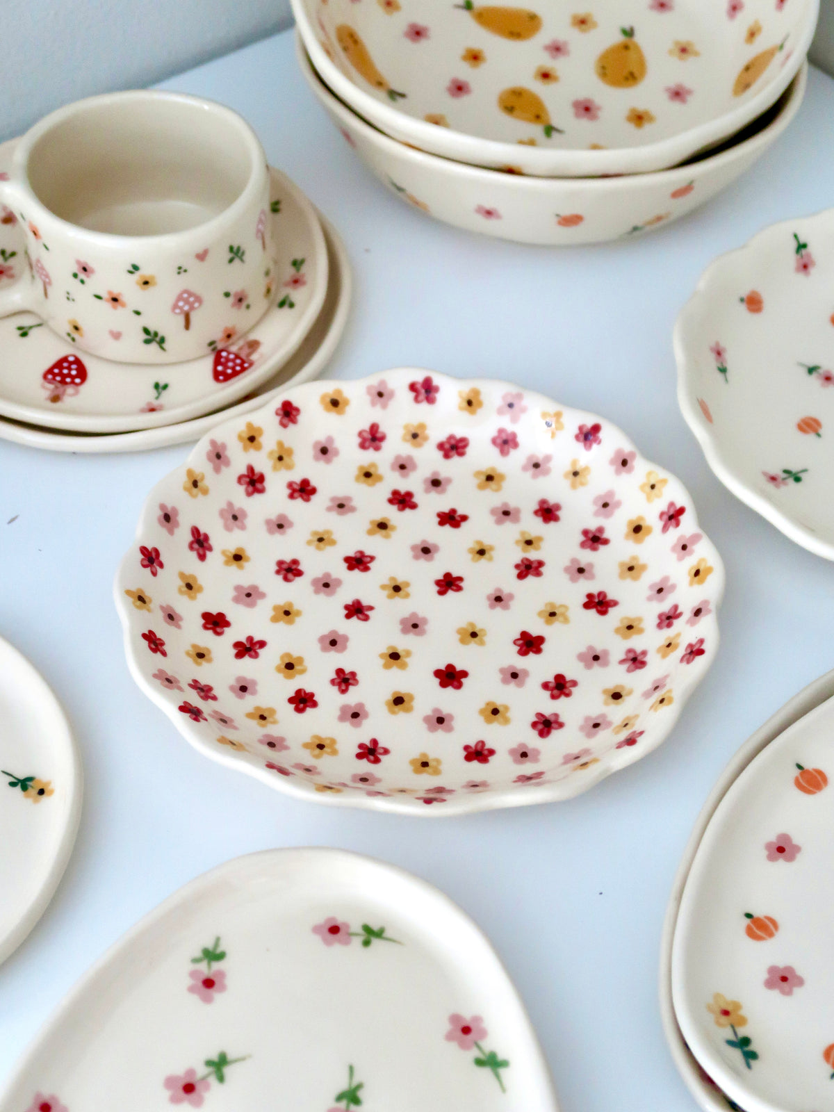Scalloped Plate with multicolor flowers
