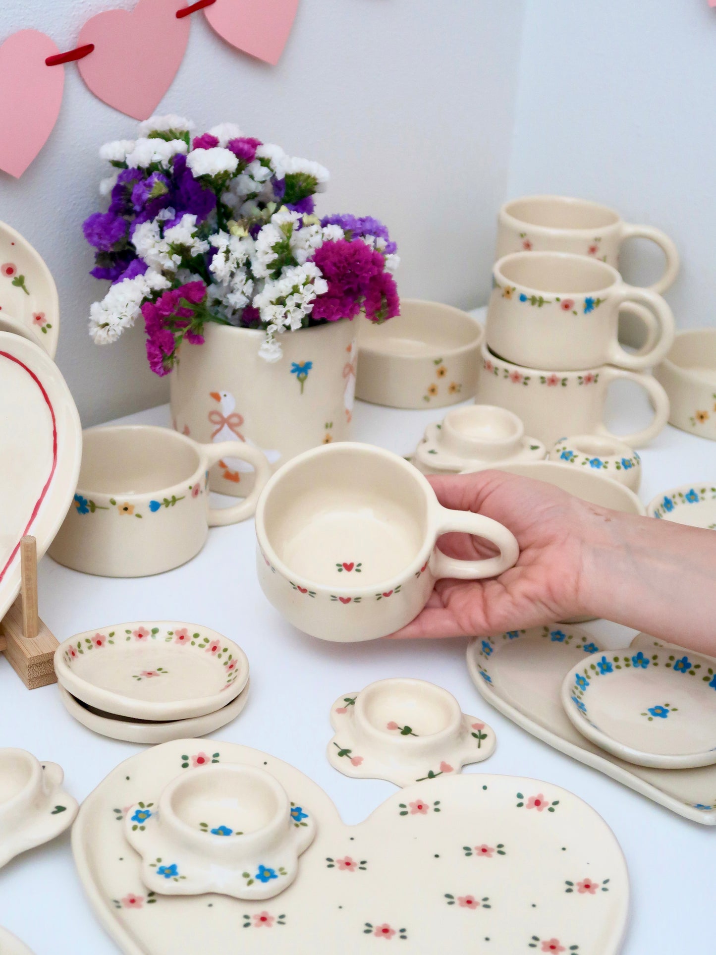 Mug with red hearts