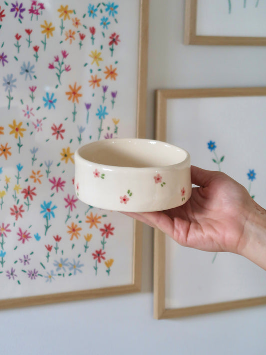 Bowl with pink flowers