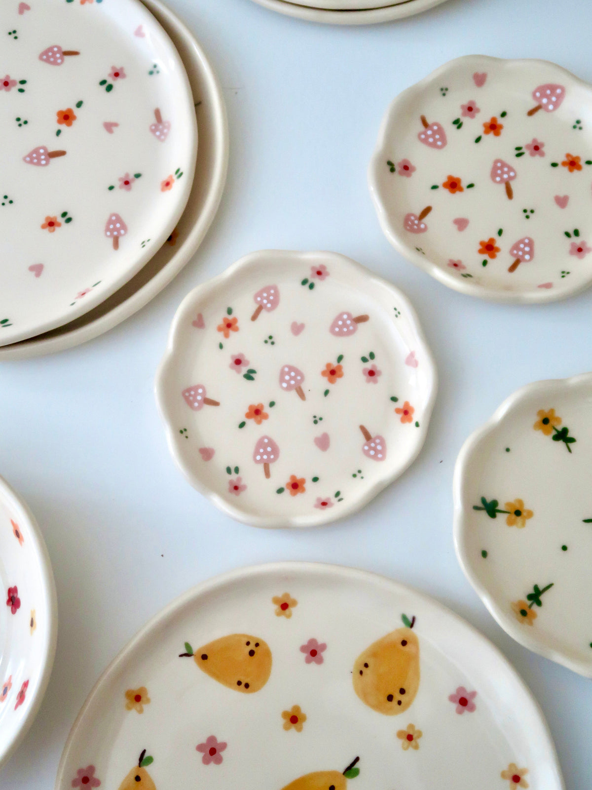 Scalloped ring dish with autumn vibes