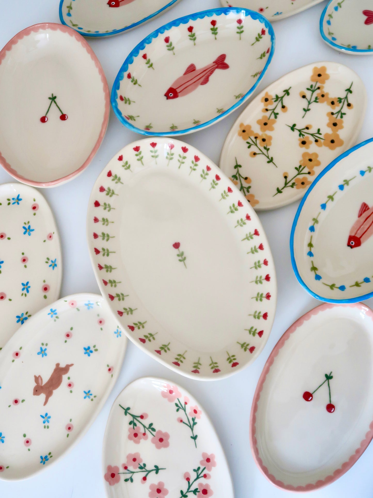 Platter with red flowers (big)