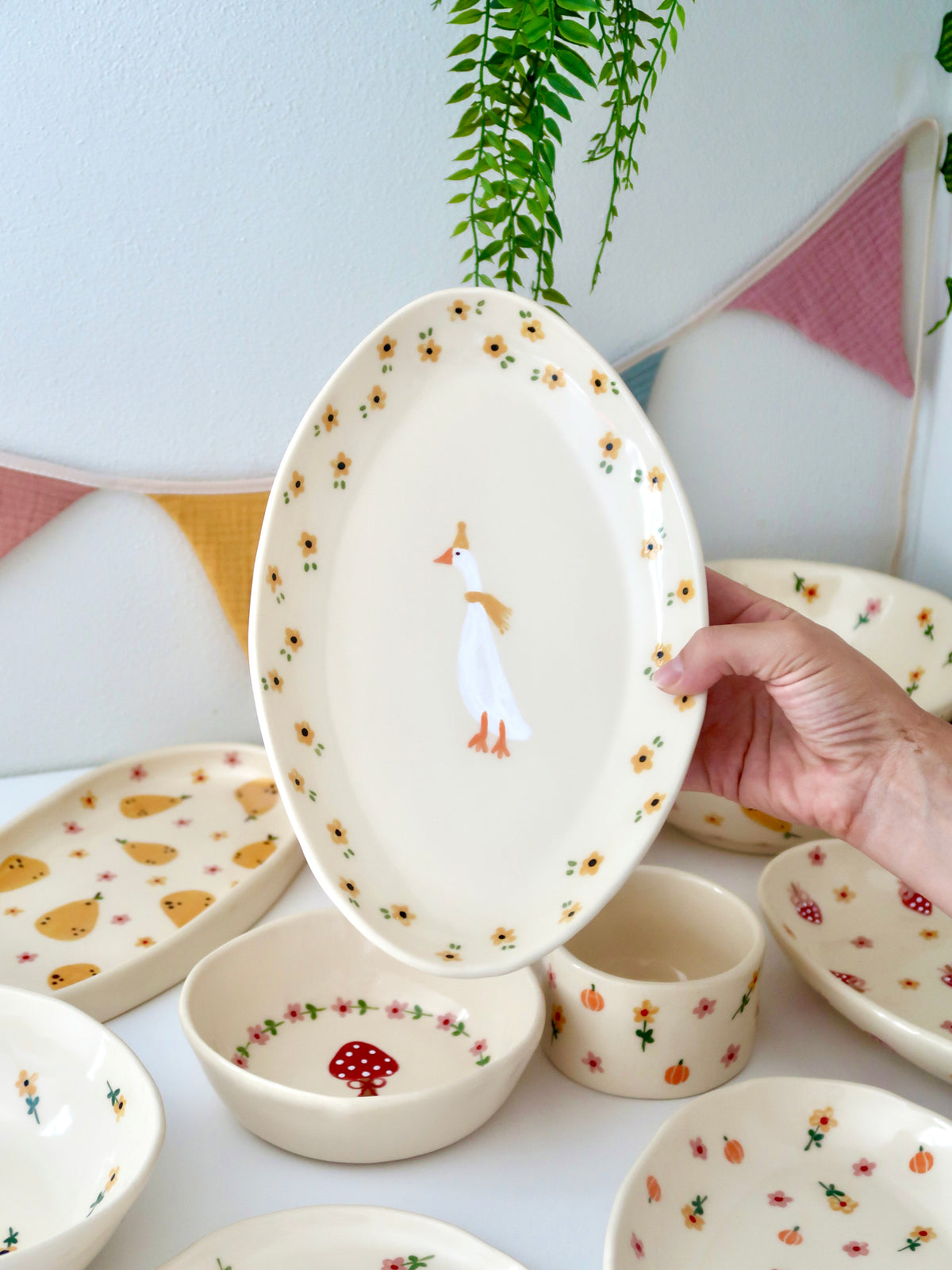 Platter with a duck and yellow flowers (big)