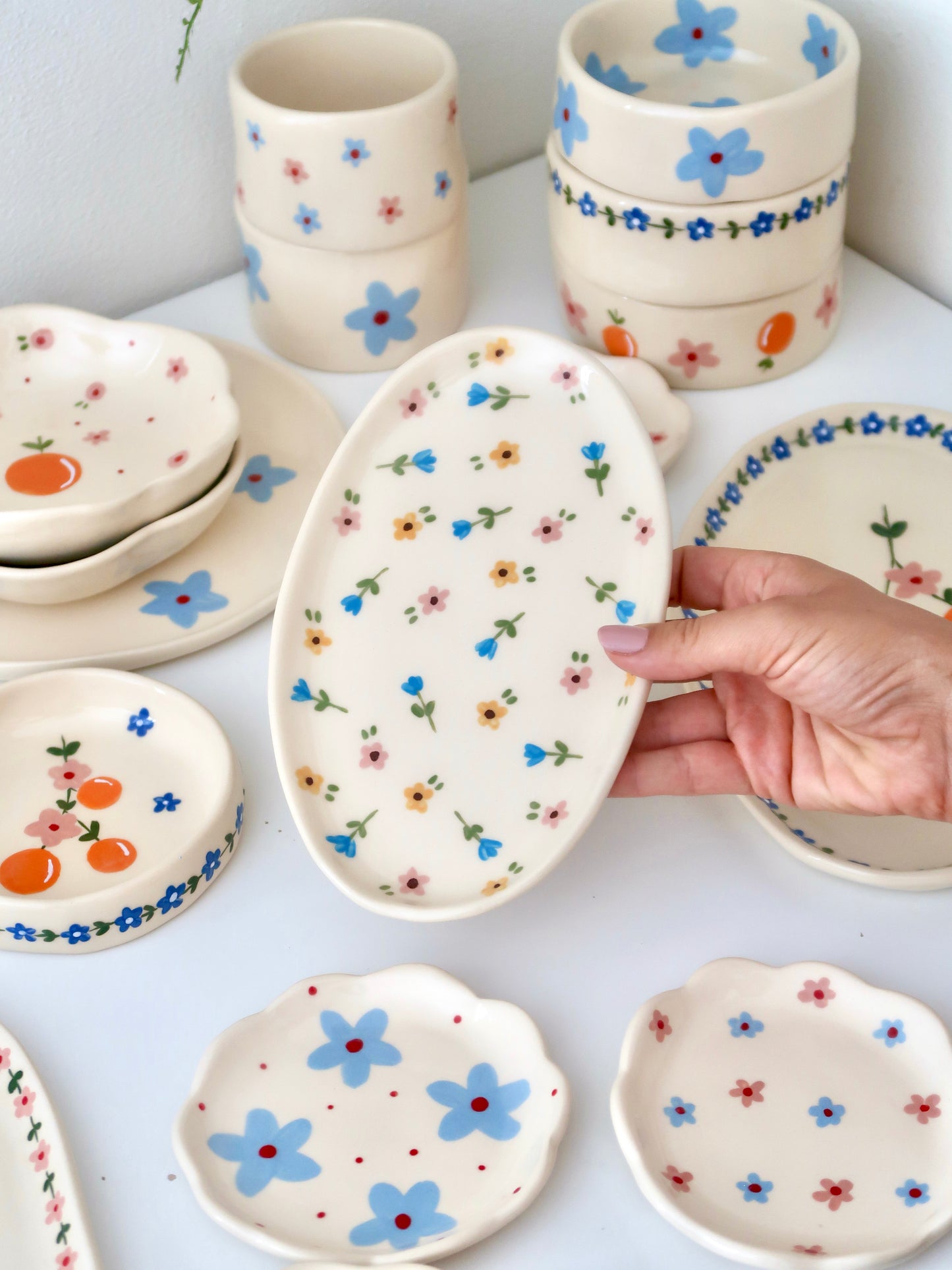 Platter with multicolor flowers