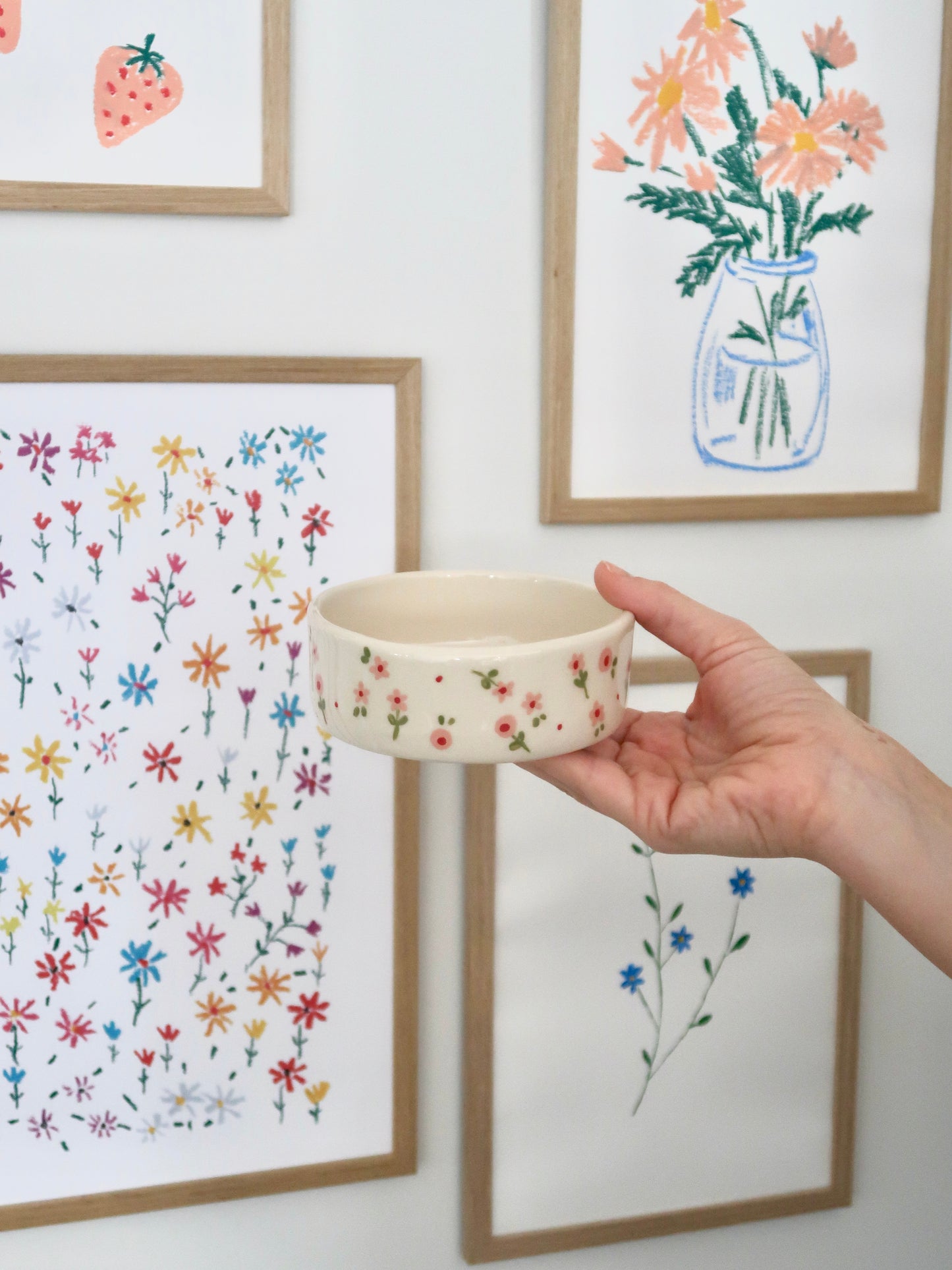 Bowl with pink flowers