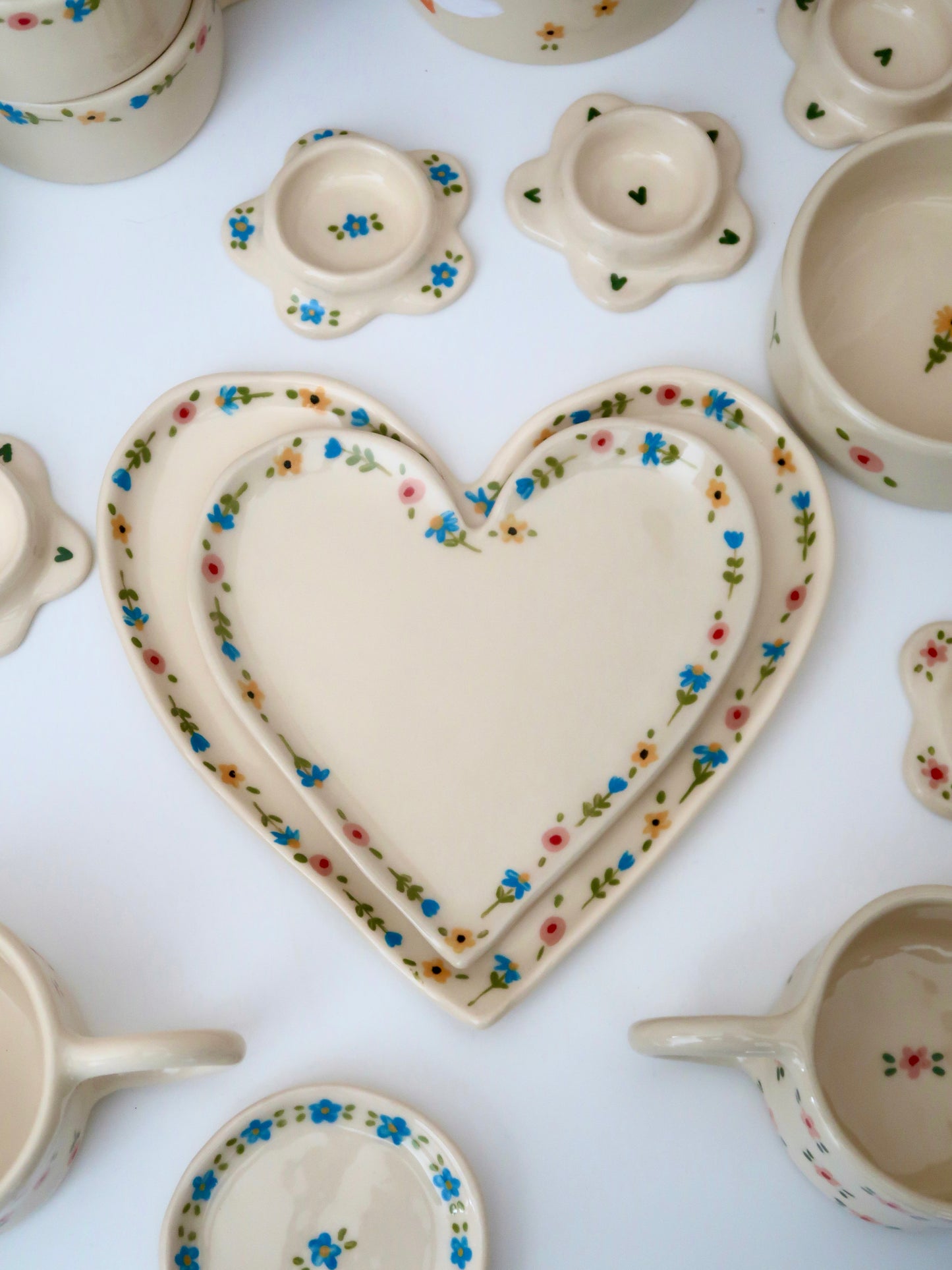 Heart shaped plate with multicolour flowers