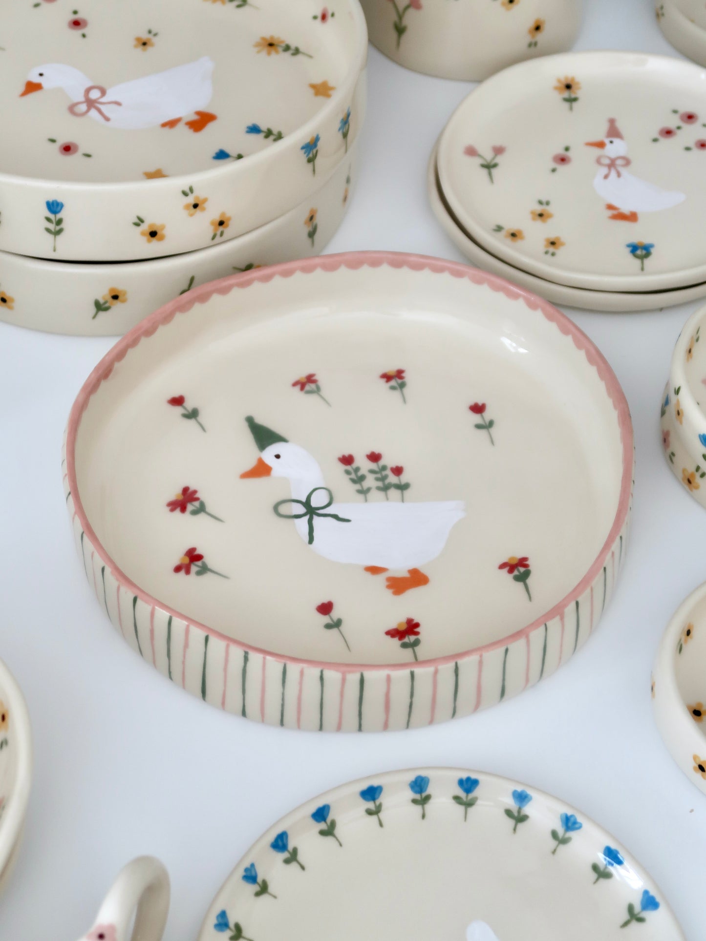 Bowl with a duck and red flowers - big size