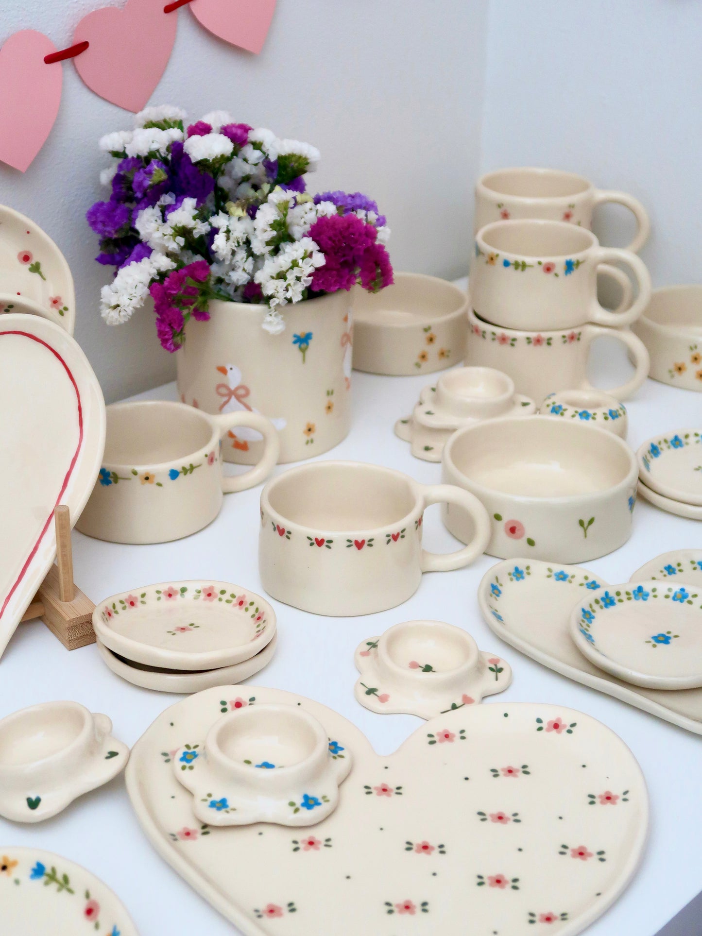 Mug with red hearts