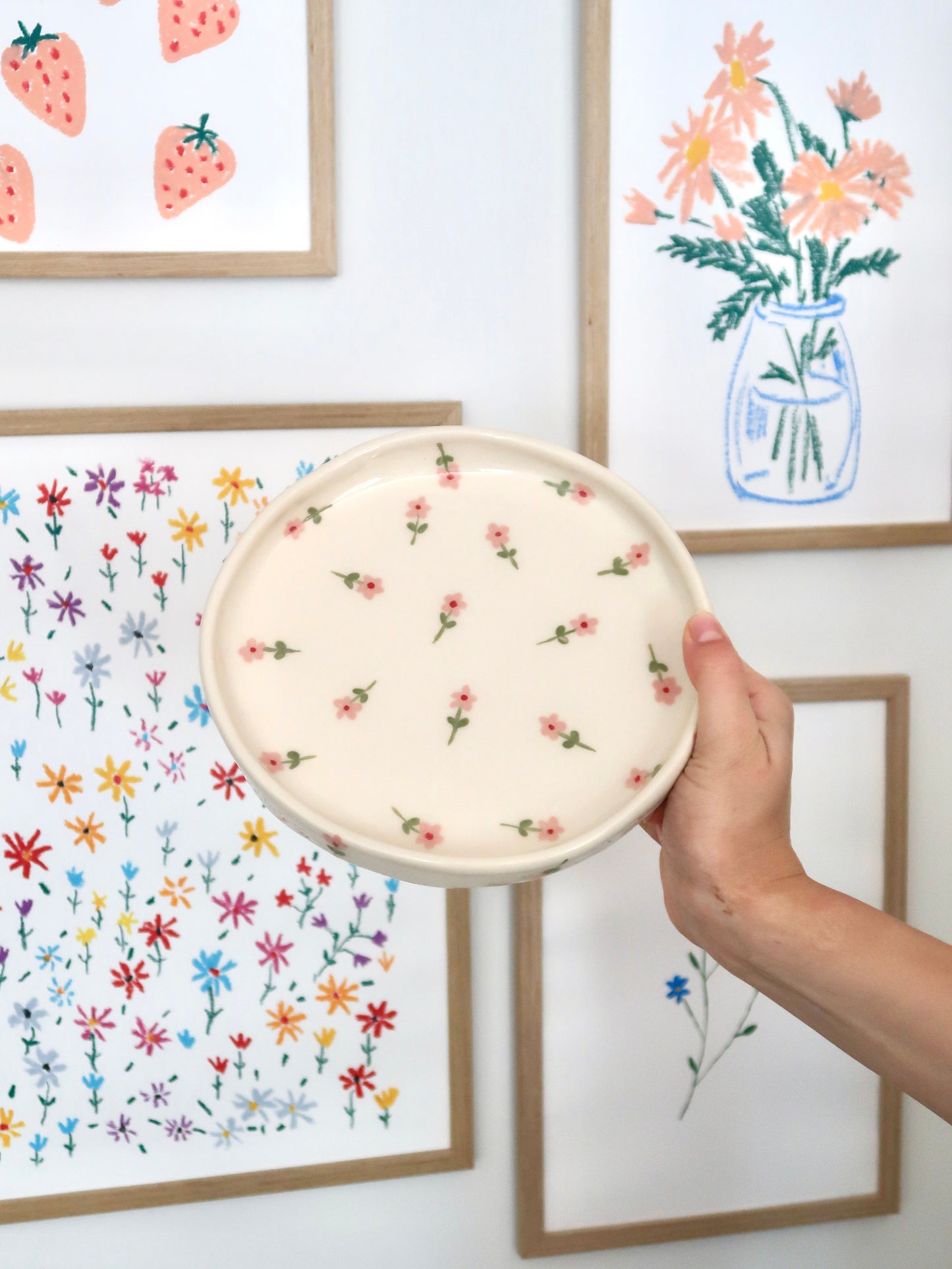 High edge plate with pink flowers