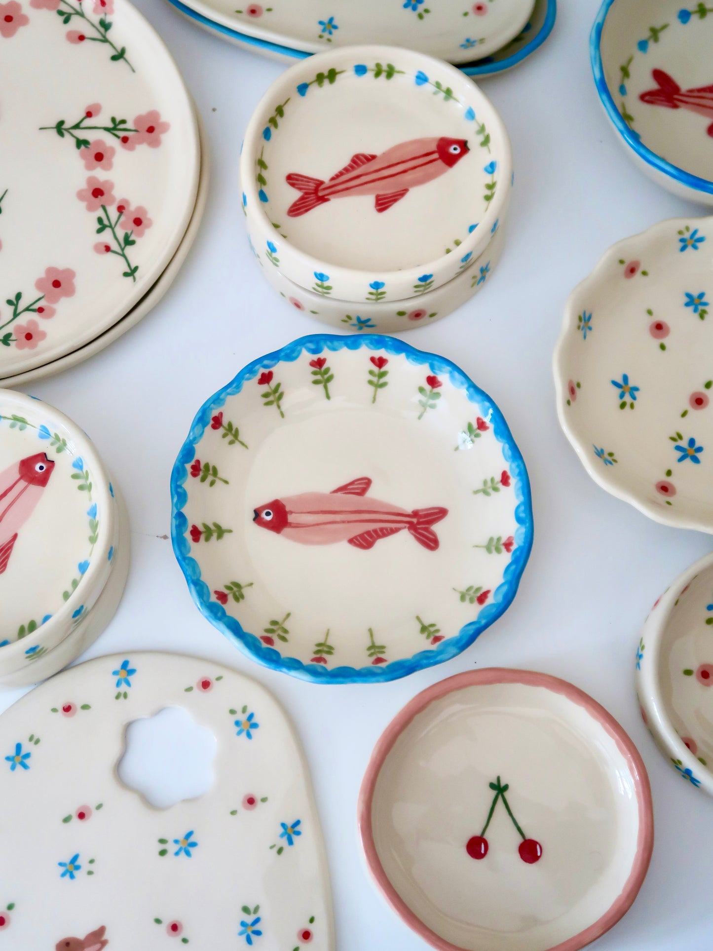 Breakfast/ dessert scalloped plate with fish