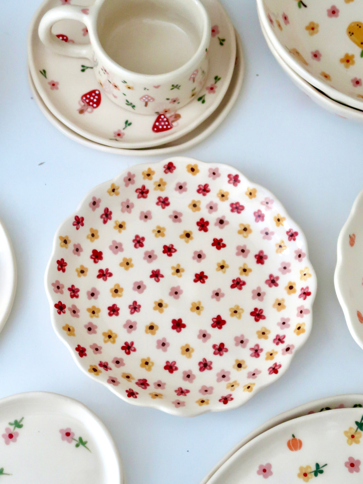 Scalloped Plate with multicolor flowers