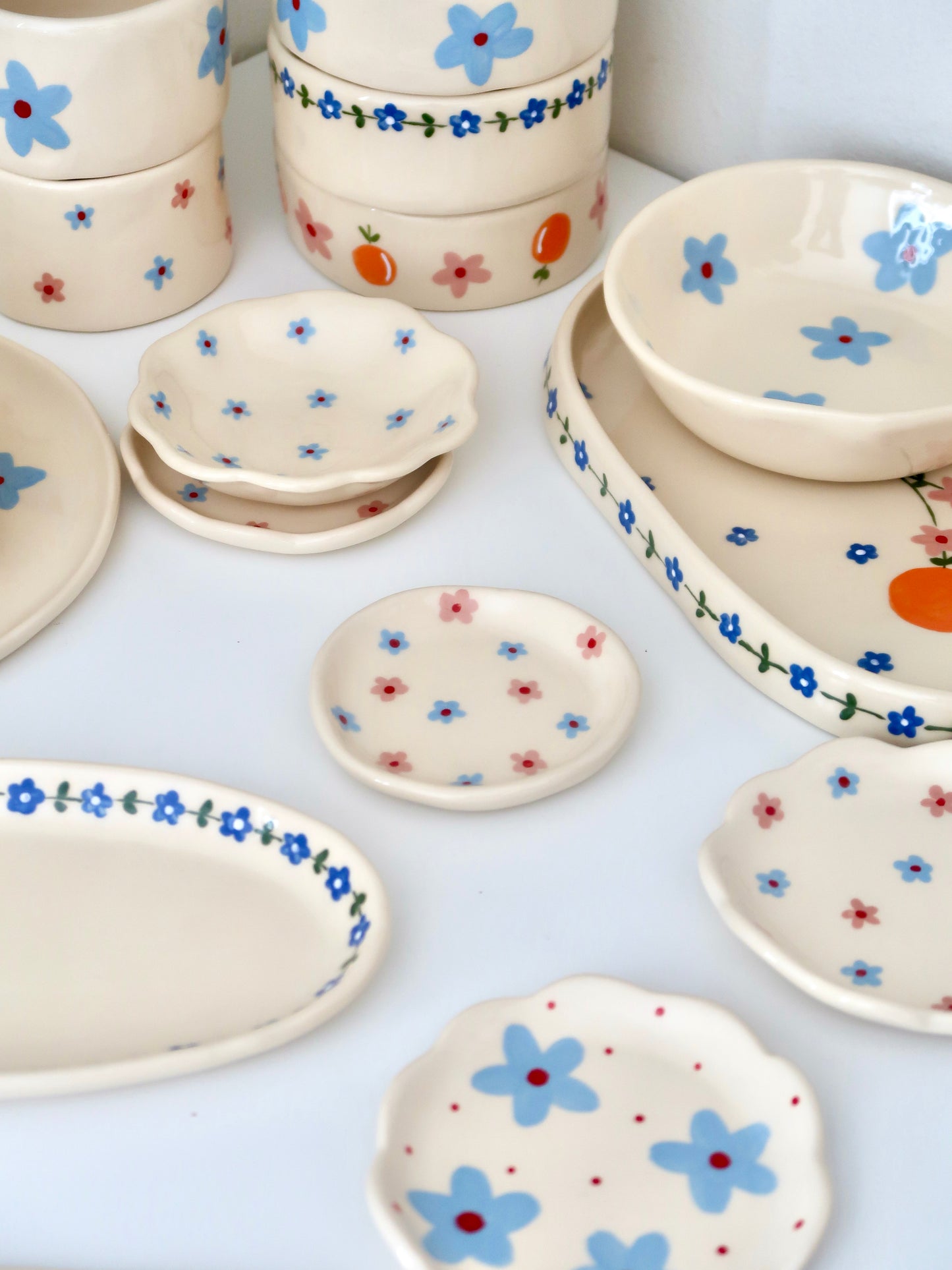 Ring dish with pink and blue flowers