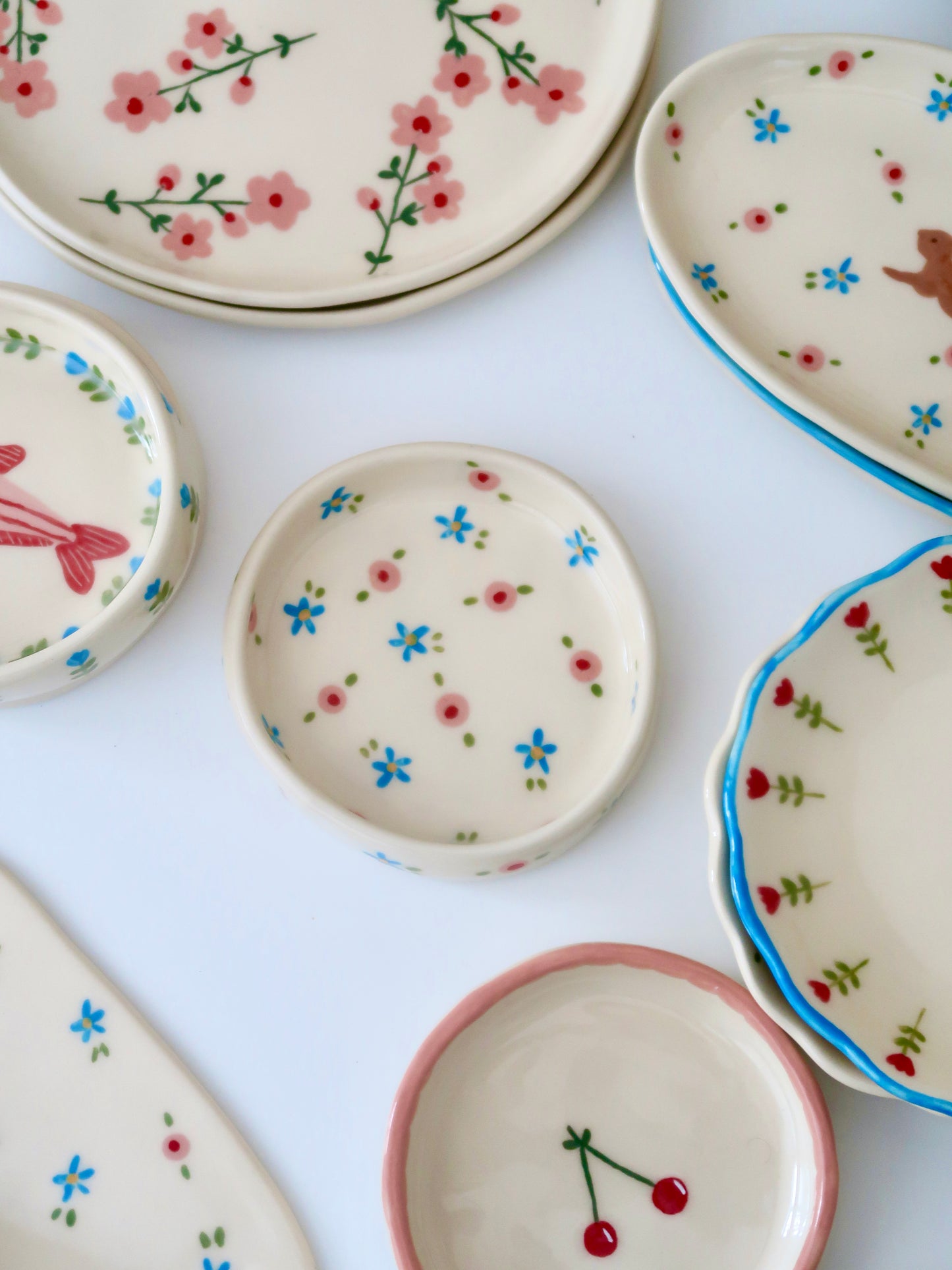 Ring dish with pink and blue flowers