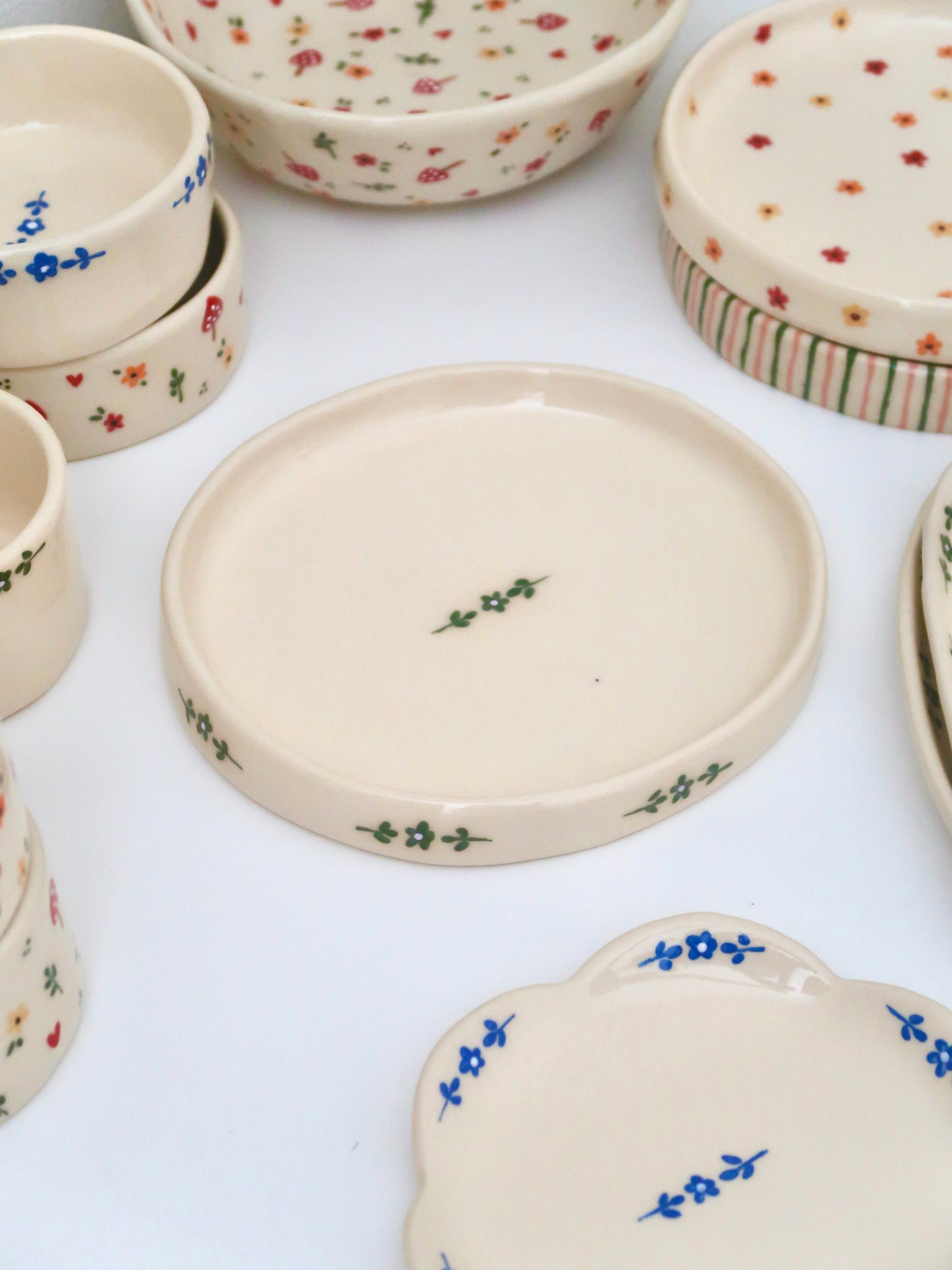 High edge plate with green flowers