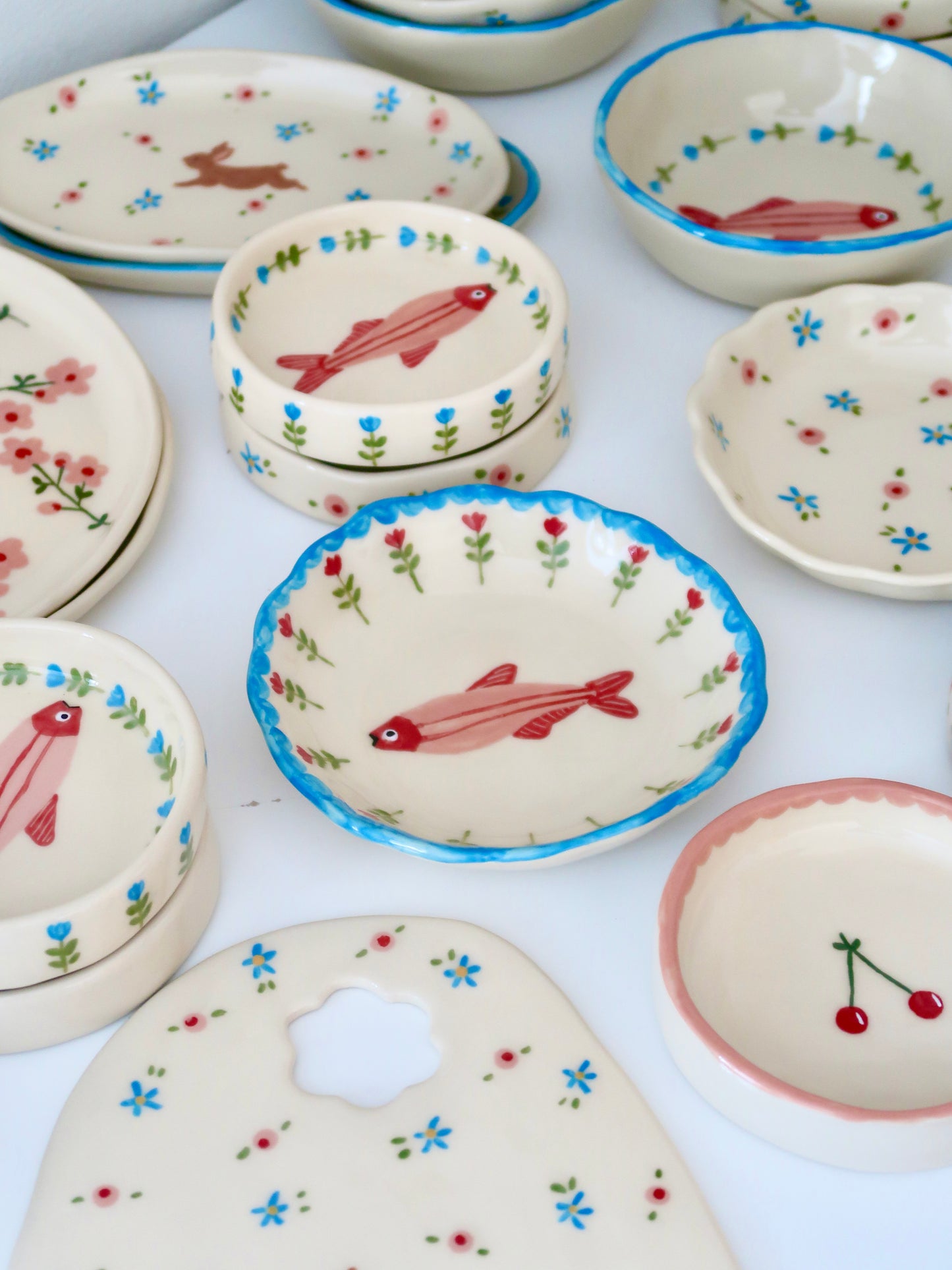 Breakfast/ dessert scalloped plate with fish