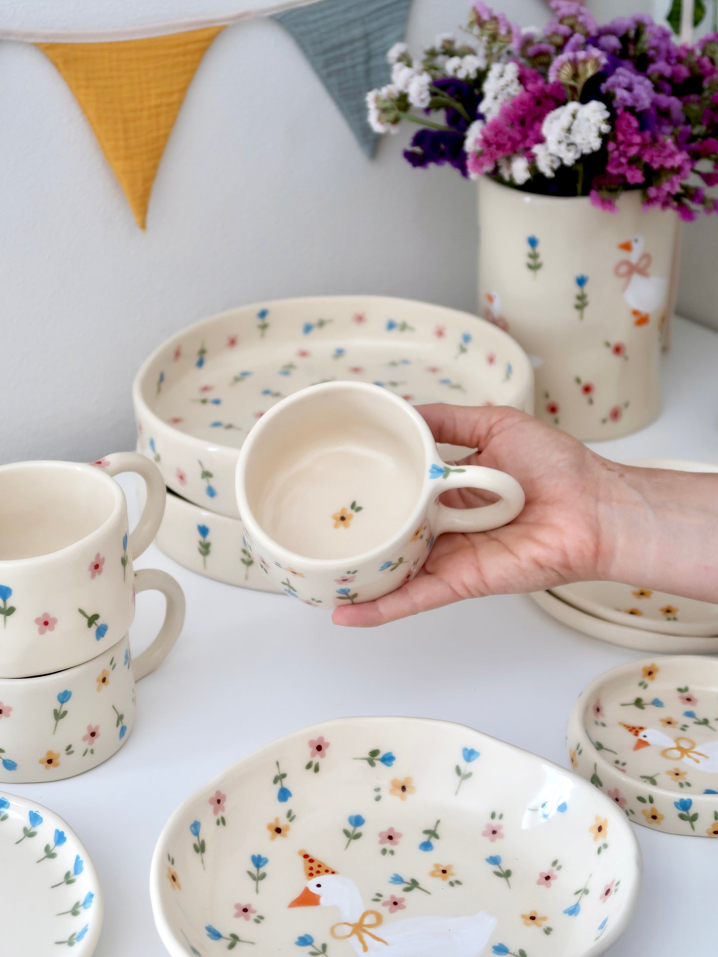 Mug with multicolour flowers