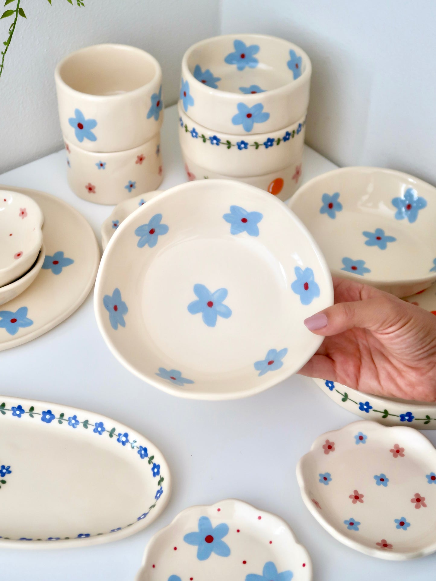 Bowl with and blue flowers