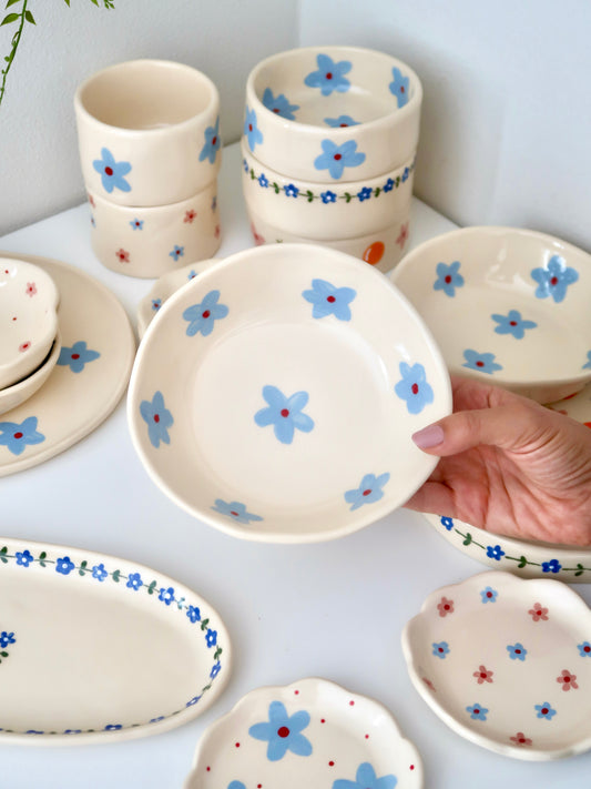 Bowl with and blue flowers