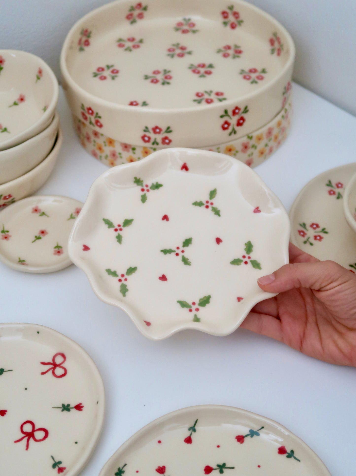 Wavy plate with christmas vibe