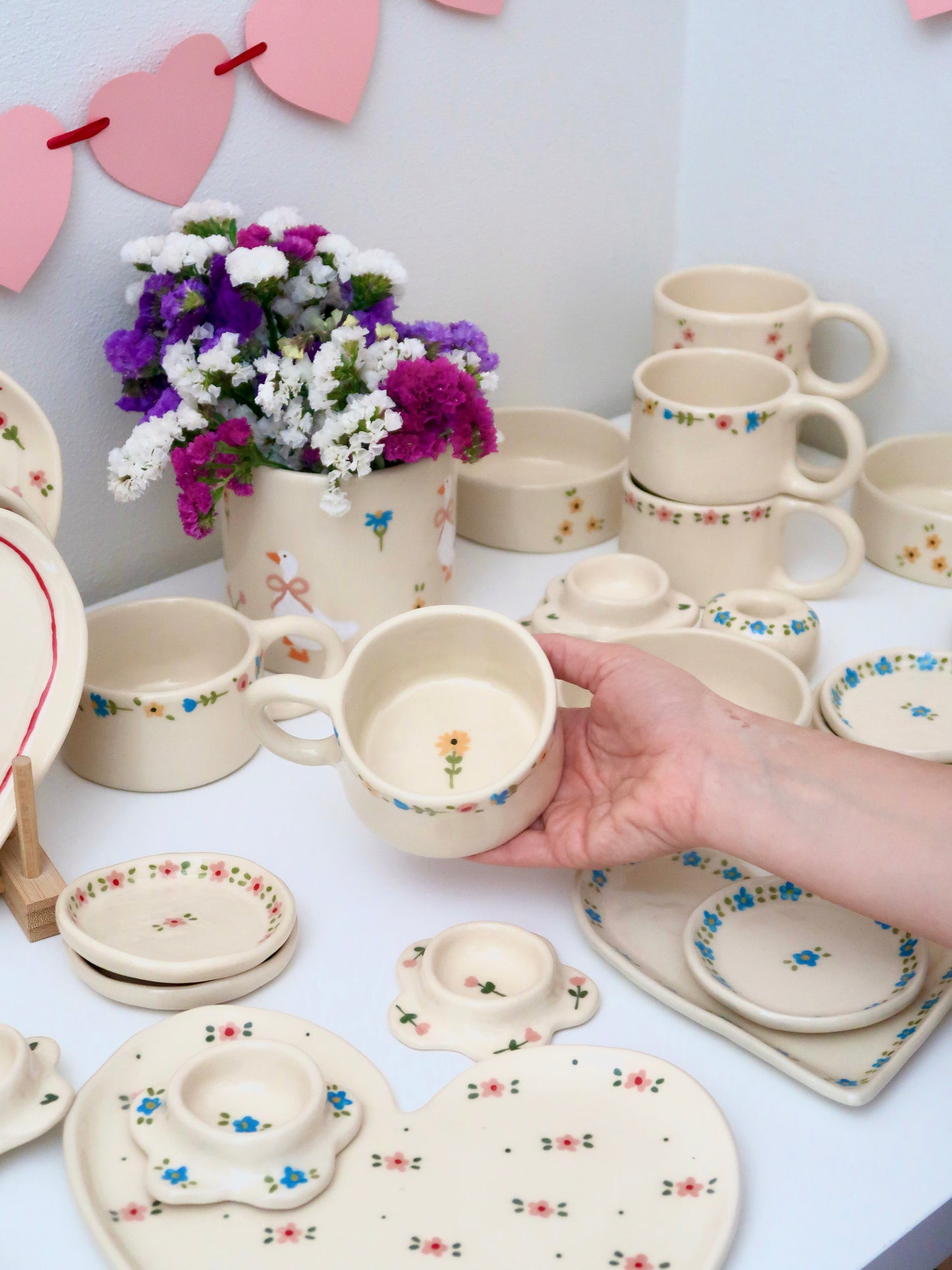Mug with multicolour flowers