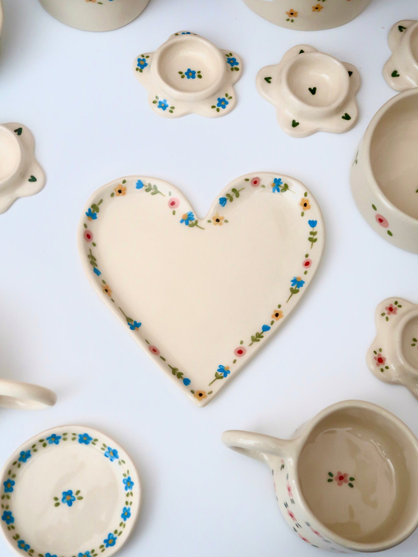 Heart shaped plate with multicolour flowers