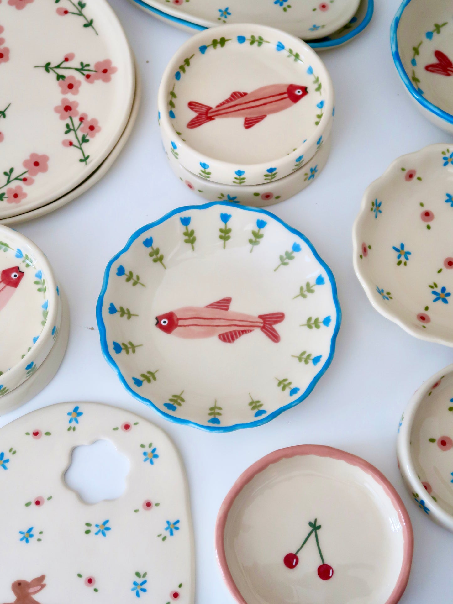 Breakfast/ dessert scalloped plate with fish