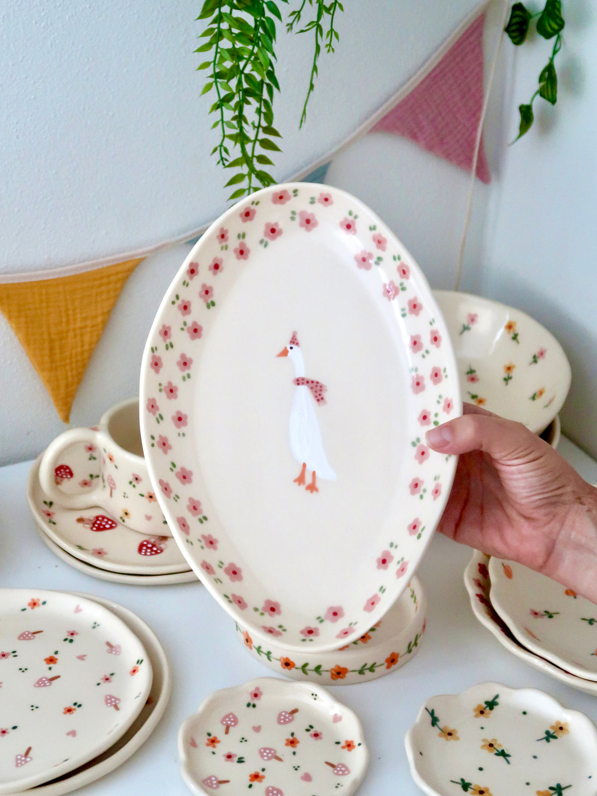 Platter with a duck and pink flowers (big) - small imperfection